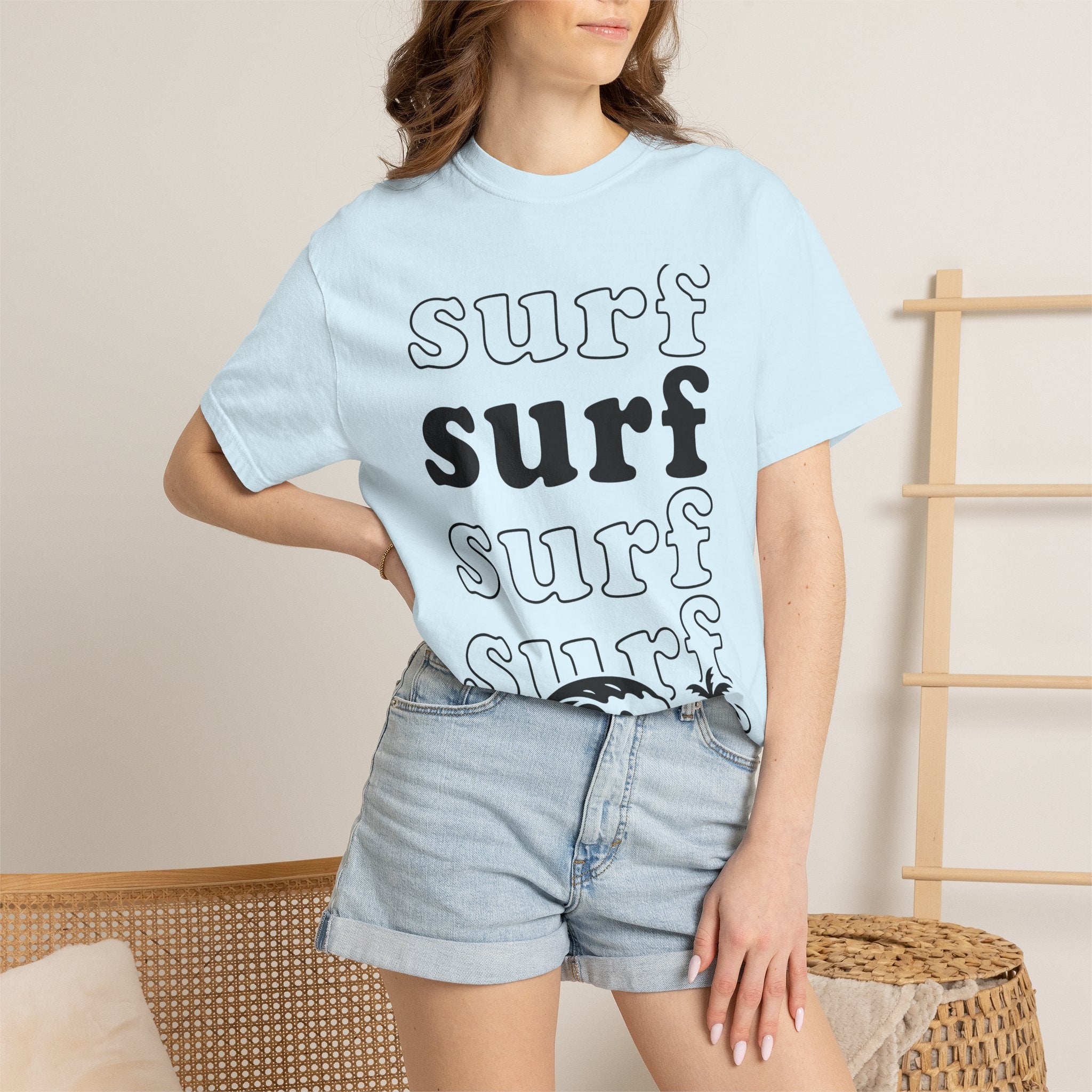 Wave Beach Scene Shirt Surfing Vacation Gift Women Bold Graphic Tee Ocean T-Shirt Surfer Fan Graphic Design Retro Palm Tree Tshirt