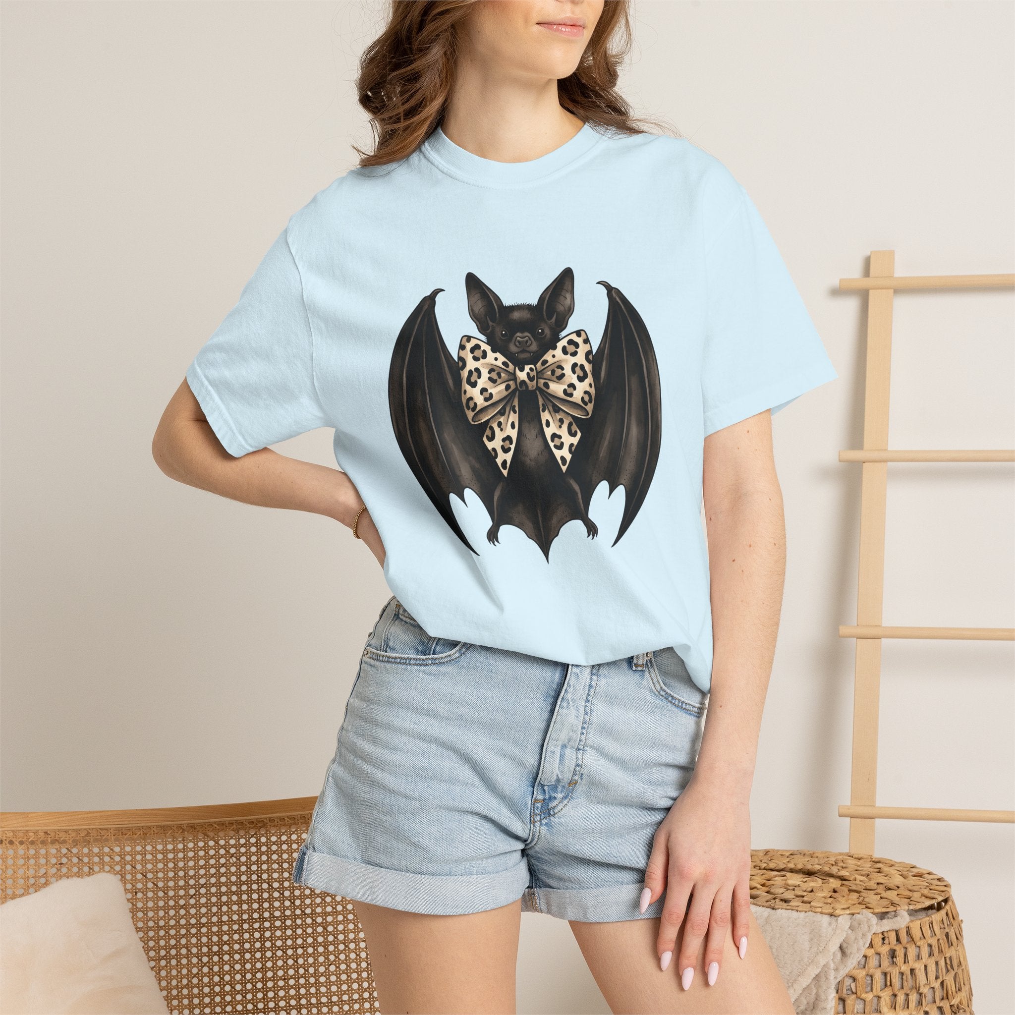 Bat Bow Accessory Shirt Halloween Zoology Gift Women Macabre Tee Bow Tie T-Shirt Horror Fan Gothic Tshirt Wildlife Graphic Old School Animal