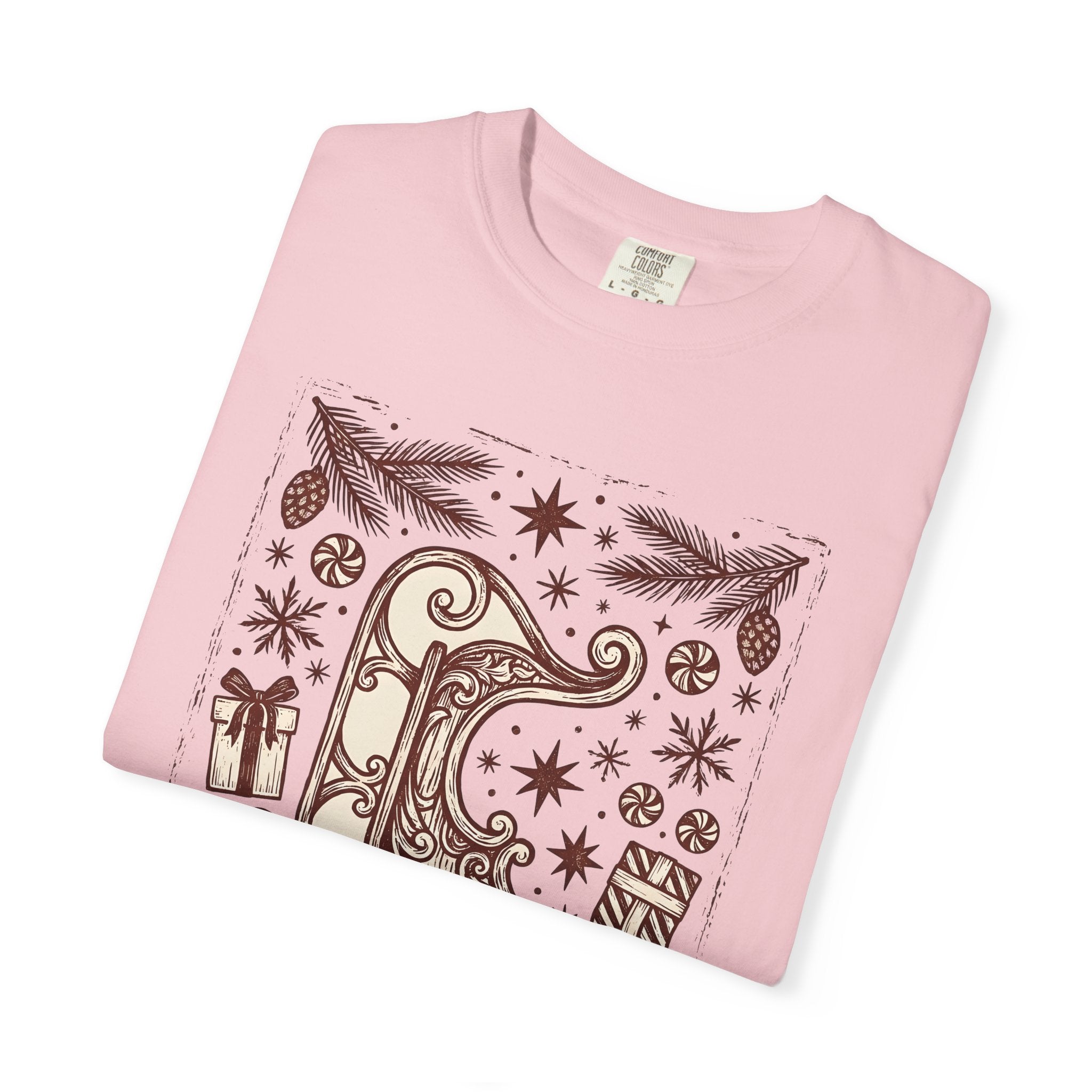 Santa Sleigh Shirt Christmas Holiday Gift Women Vintage Tee Sleigh Bell T-Shirt Xmas Fan Christmas Tree Tshirt Seasonal Graphic Hand Drawn