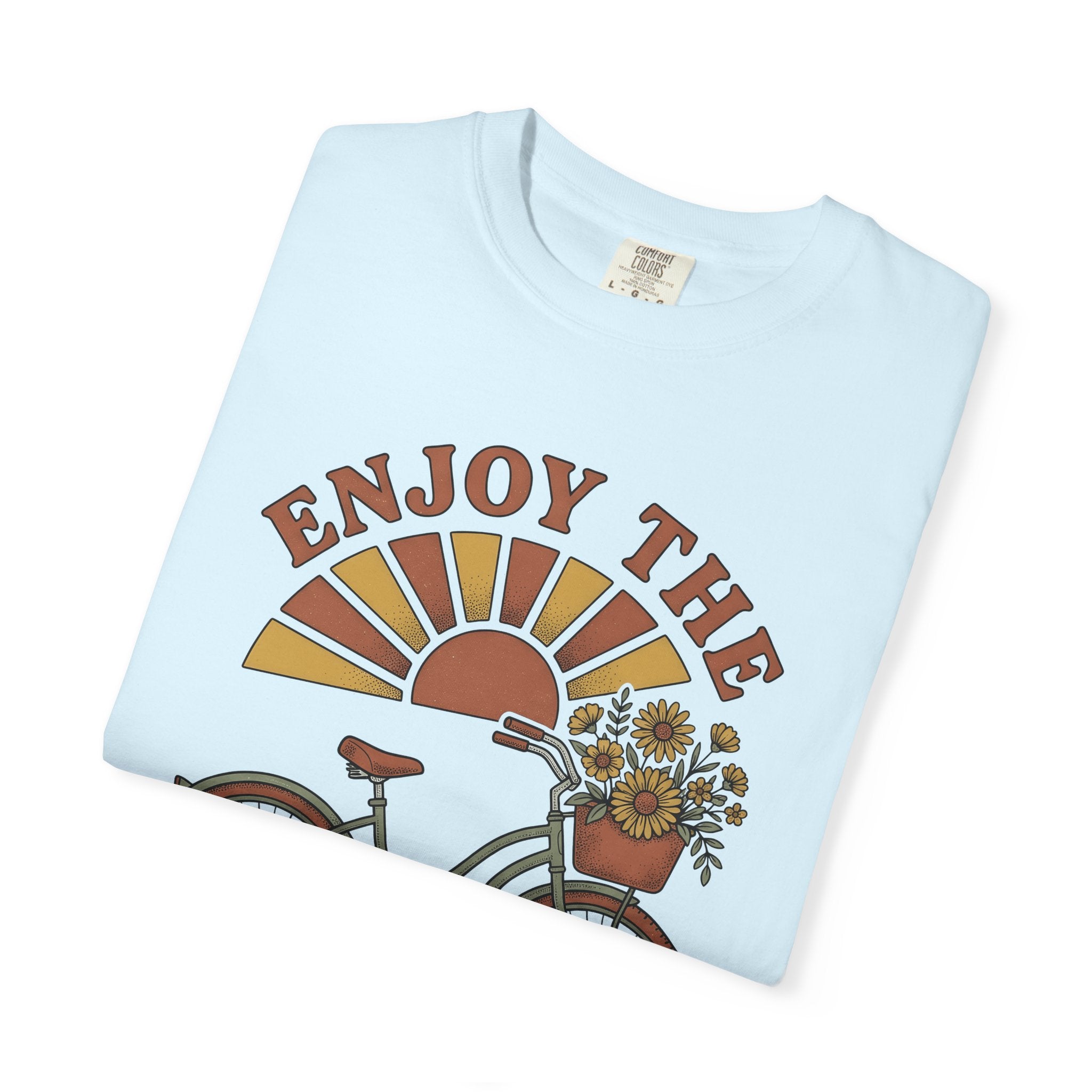 Bicycle Graphic Shirt Floral Nature Gift Women Vintage Tee Bike T-Shirt Botanical Fan Retro Tshirt Earth Graphic Hand Drawn Sun Tshirt
