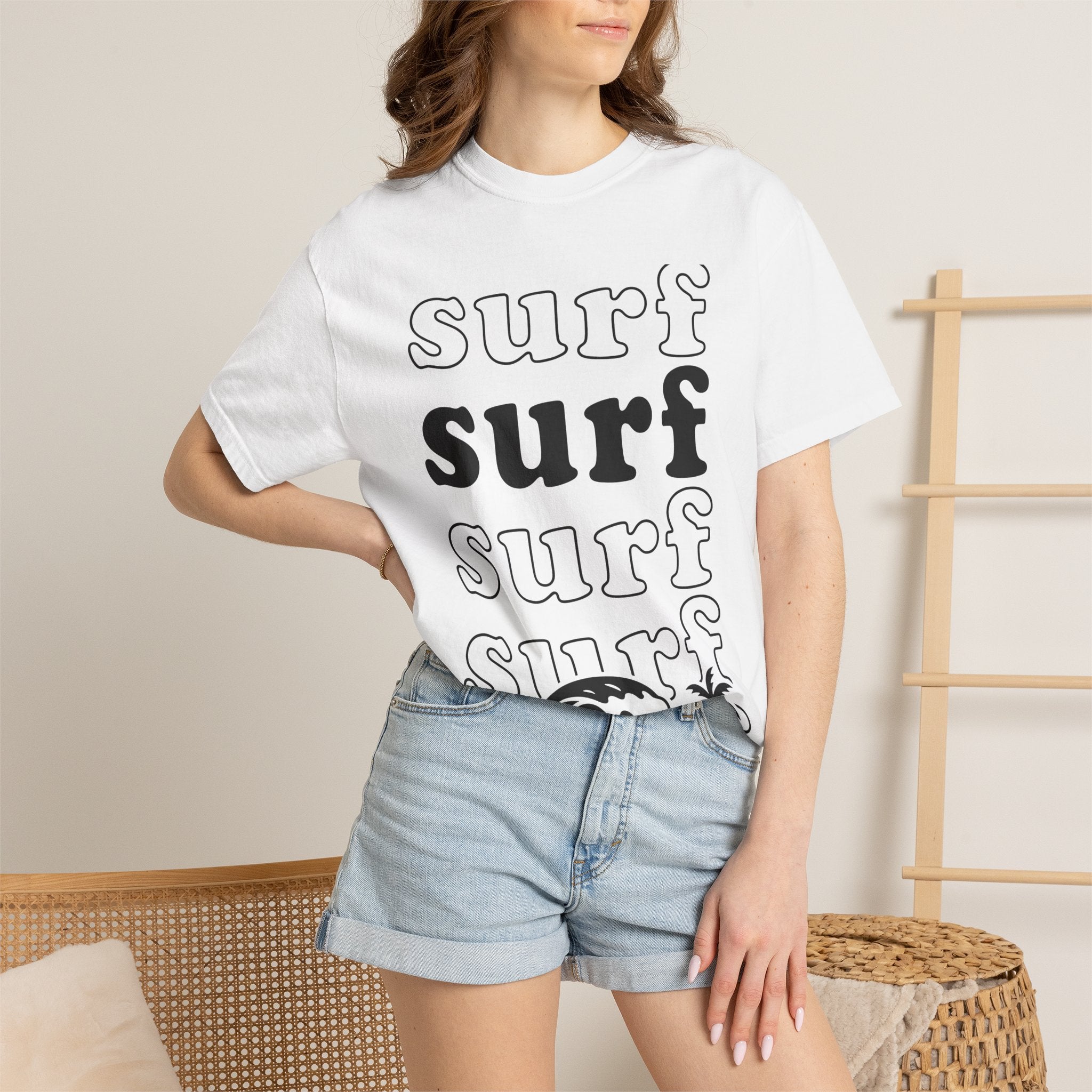 Wave Beach Scene Shirt Surfing Vacation Gift Women Bold Graphic Tee Ocean T-Shirt Surfer Fan Graphic Design Retro Palm Tree Tshirt