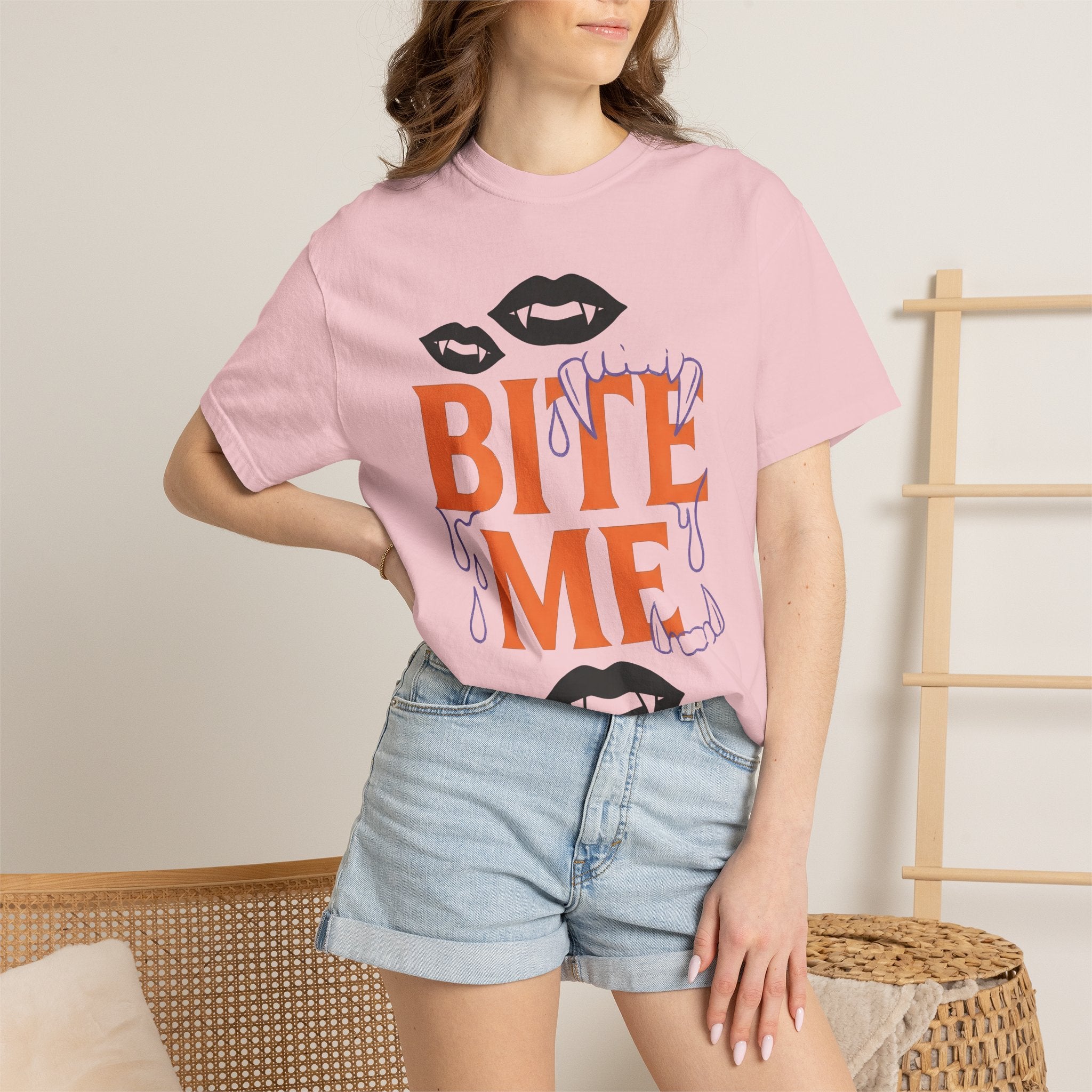 Vampire Bite Shirt Halloween Dark Gift Women Bold Design Tee Fangs T-Shirt Horror Fan Gothic Tshirt Dark Graphic Classic Blood Drip Tshirt