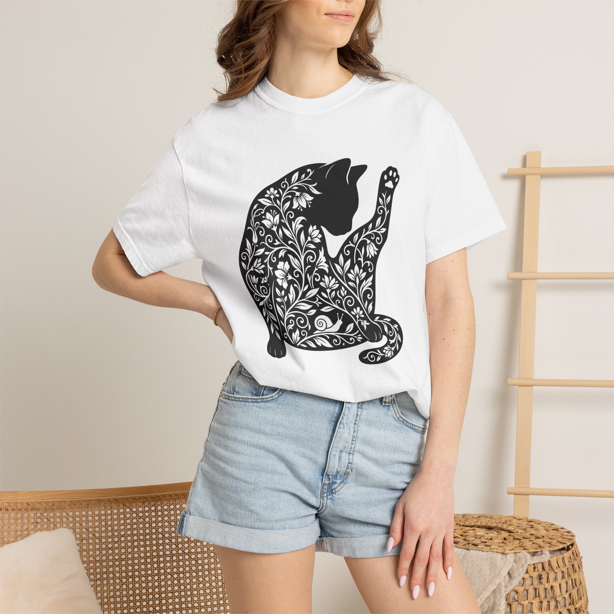 Flower Cat Shirt Cat Outdoors Gift Women Hippie Tee Kitty T-Shirt Cat Fan Boho Tshirt Nature Graphic Simple Slug Tshirt