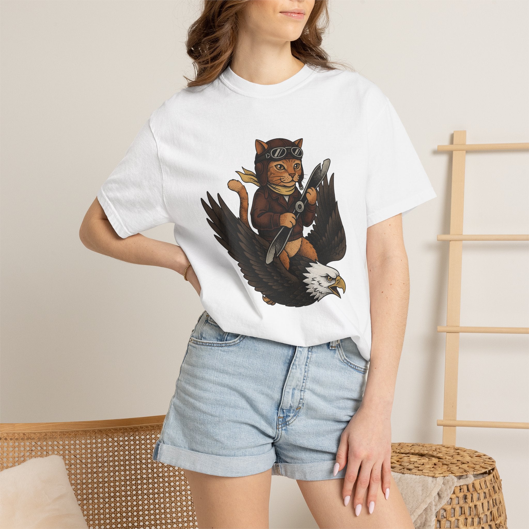 Flying Cat Shirt Cat Gift Women Creatures Classic Tee Kitty T-Shirt Cat Fan Vintage Tshirt Beast Graphic Doodle Falcon Tshirt