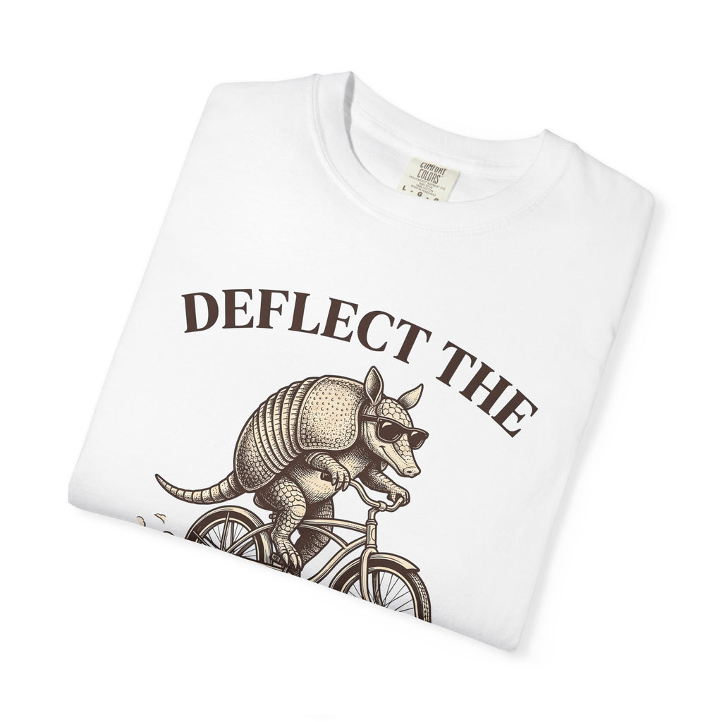 Armadillo Bicycle Shirt Cute Animal Gift Women Vintage Tee Dillo T-Shirt Kawaii Fan Retro Tshirt Creature Graphic Hand Drawn Sunglasses