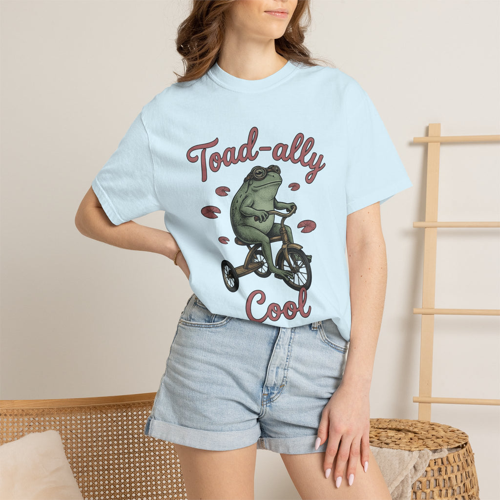 Frog Bicycle Shirt Frog Nature Gift Women Classic Tee Toad T-Shirt Amphibian Enthusiast Vintage Tshirt Wildlife Graphic Doodle Lily Pad