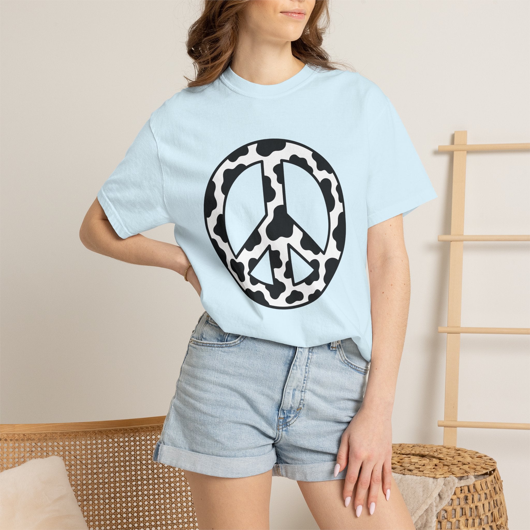 Cow Pattern Peace Symbol Shirt Cowgirl Boho Gift Women Graphic Tee Cow Print T-Shirt Rodeo Fan Western Tshirt Hippie Design Cowgirl Graphic