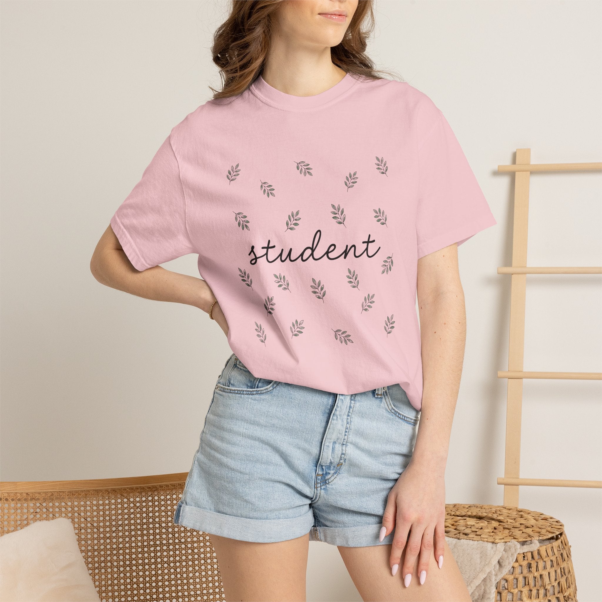 Green Leaf Print Shirt Student Teaching Gift Women Plain Tee Leaf T-Shirt Learner Enthusiast Simple Tshirt Educator Graphic Trendy Greenery