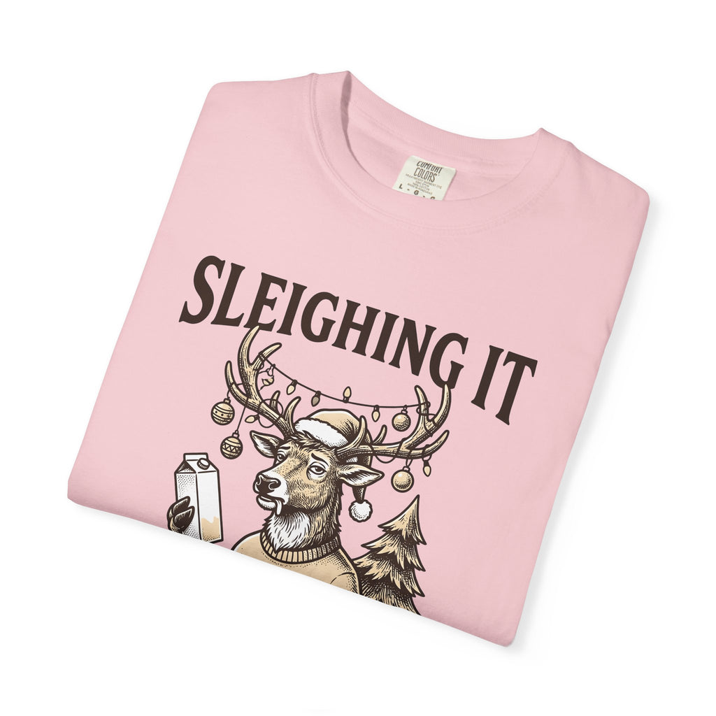 Reindeer Graphic Shirt Christmas Humor Gift Women Vintage Tee Caribou T-Shirt Xmas Fan Retro Tshirt Funny Graphic Hand Drawn Christmas Tree