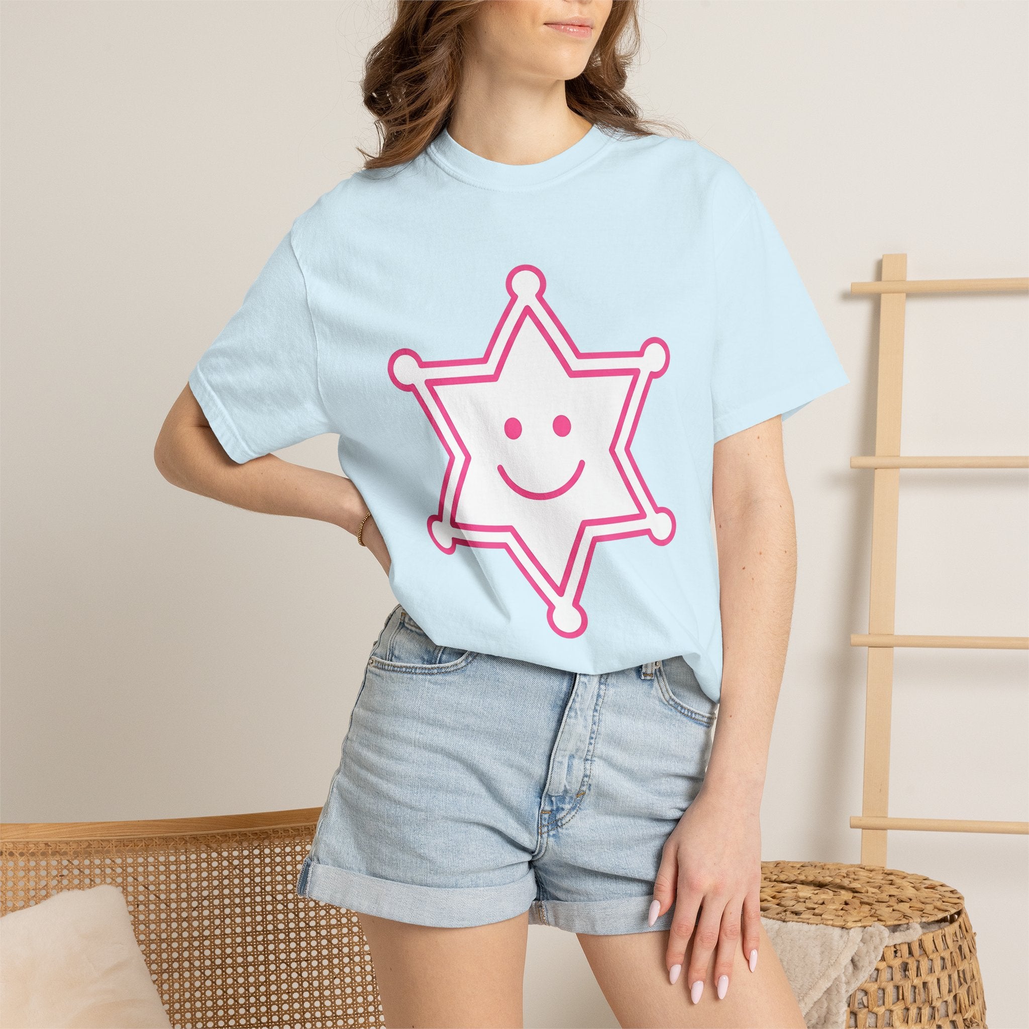 Sheriff Badge Shirt Cowgirl Western Gift Women Minimalist Tee Badge T-Shirt Cowgirl Fan Simple Tshirt Rodeo Graphic Retro Smiley Face Tshirt
