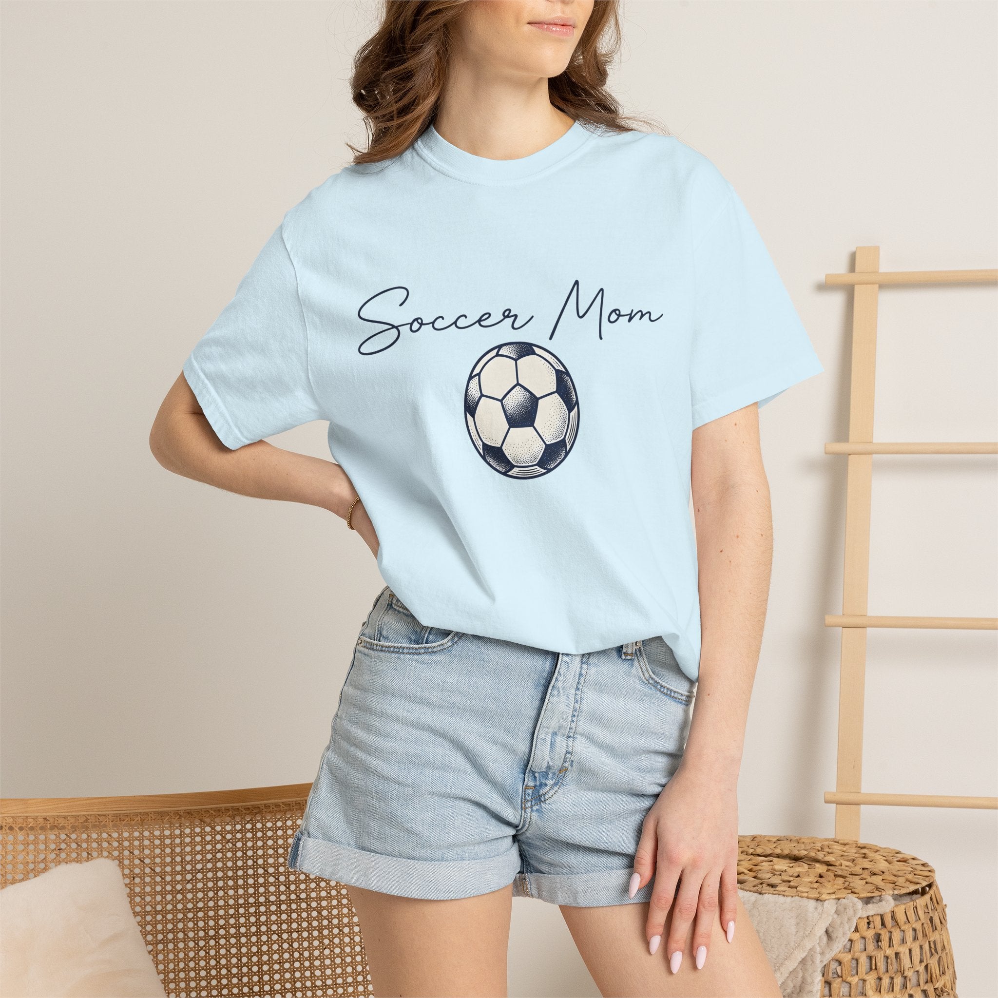 Soccer Ball Shirt Sports Relatives Gift Women Vintage Tee Football T-Shirt Athlete Fan Soccer Tee Retro Tshirt Family Graphic Silhouette Mom