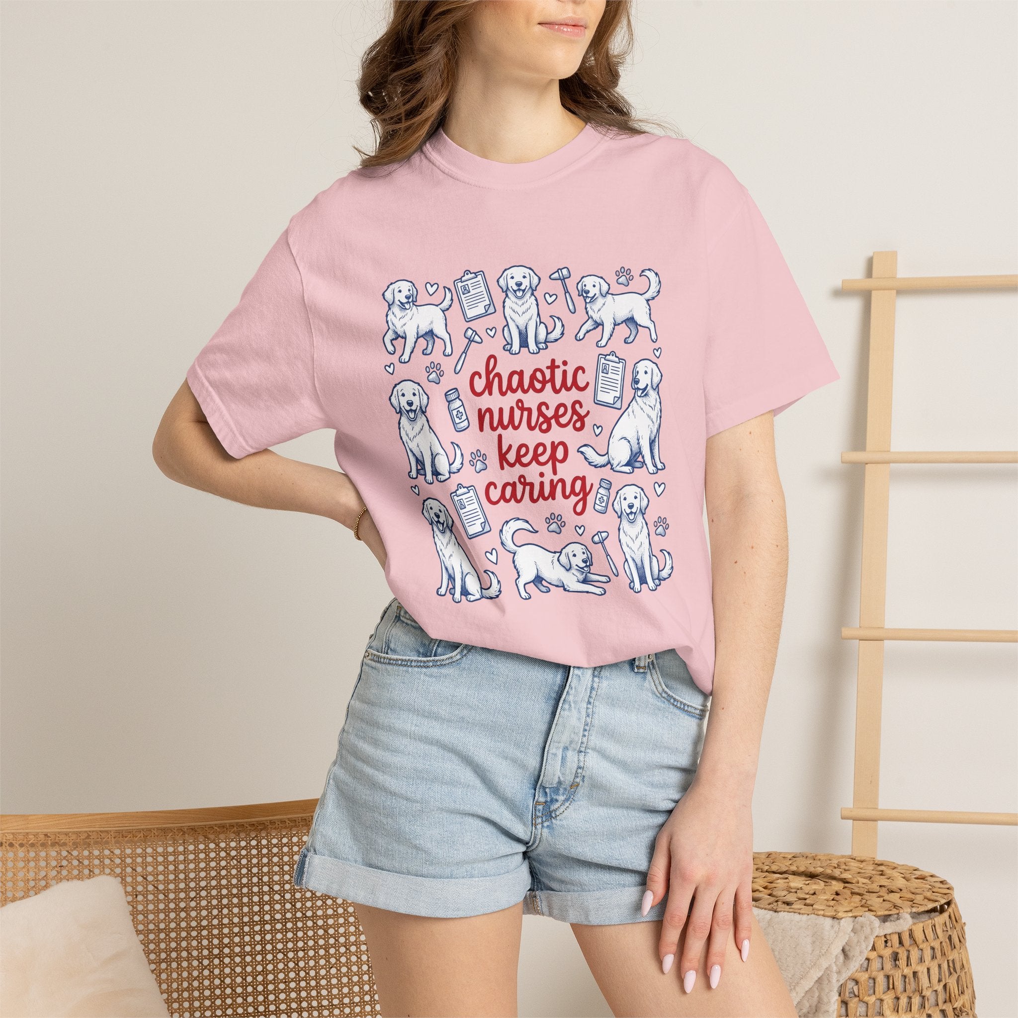 Golden Retrievers Shirt Nurses Canine Gift Women Doodle Tee Retriever T-Shirt Nurse Enthusiast Cartoon Tshirt Dog Graphic Classic Health