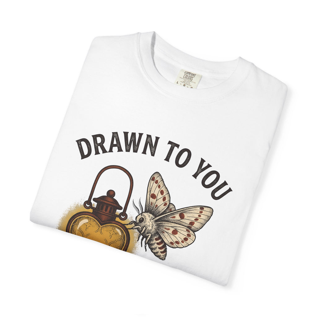 Moth Heart Lamp Shirt Valentine Romance Gift Women Shabby Chic Tee Lamp T-Shirt Love Fan Distressed Tshirt Love Graphic Doodle Glowing