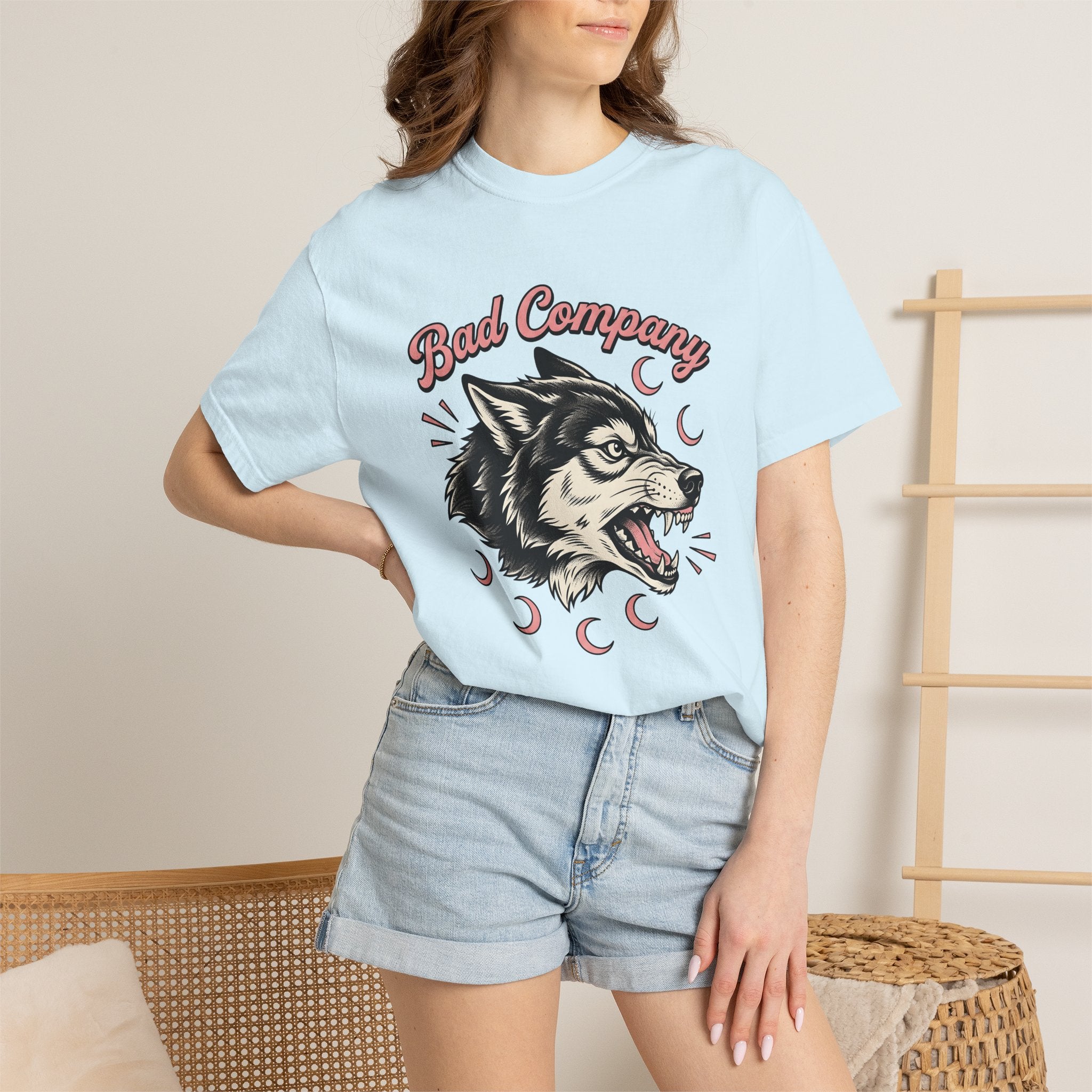 Wolf Portrait Shirt Animals Occult Gift Women Linework Tee Canine T-Shirt Wildlife Fan Illustration Graphic Tshirt Hand Drawn Crescent
