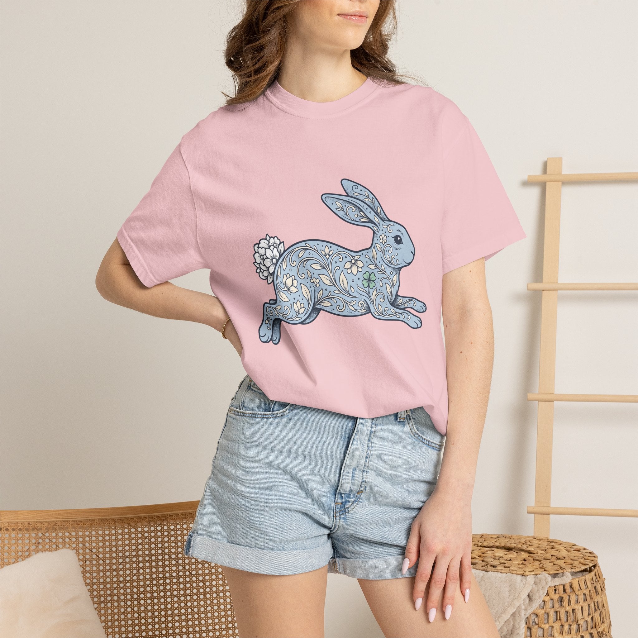 Flower Rabbit Shirt Easter Pet Gift Women Rustic Tee Bunny T-Shirt Easter Fan Hare Tshirt Animal Graphic Retro Bloom Tshirt