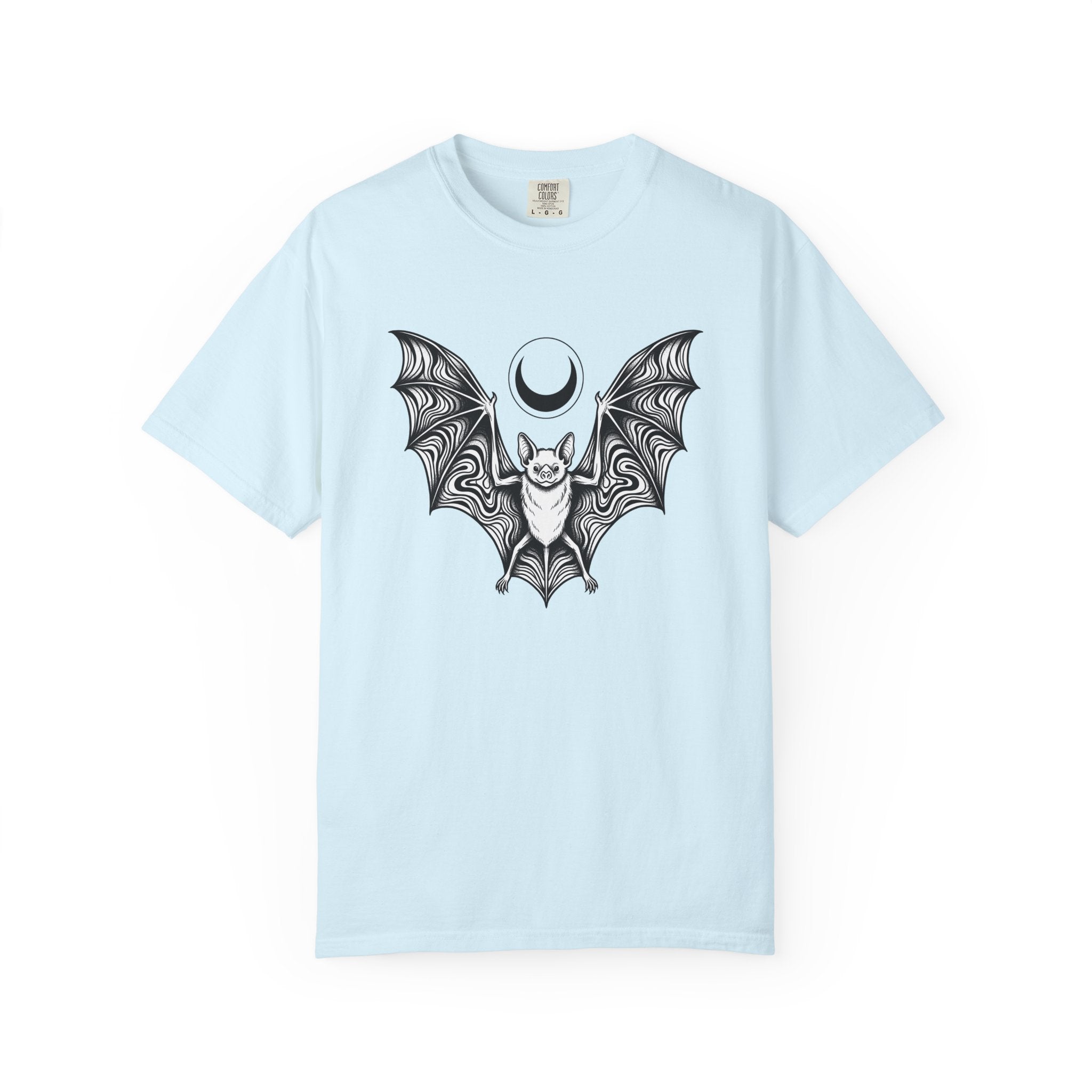 Bat Illustration Shirt Gothic Holiday Gift Women Dark Tee Flying Creature T-Shirt Goth Fan Grunge Tshirt Halloween Graphic Trippy Half Moon