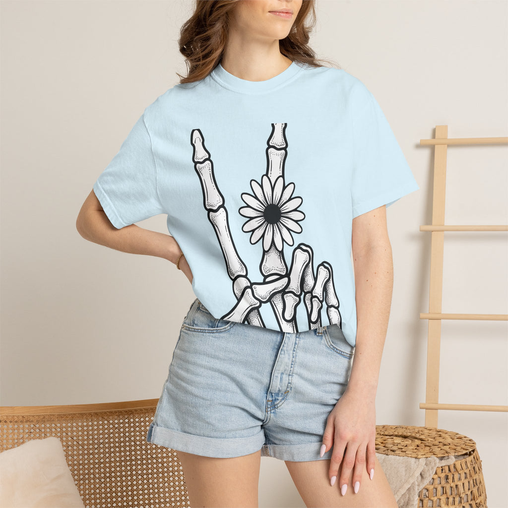 Bony Hand Shirt Halloween Horror Gift Women Traditional Tee Skeleton Hand T-Shirt Horror Fan Scary Tshirt Horror Graphic Clean Bloom Tshirt