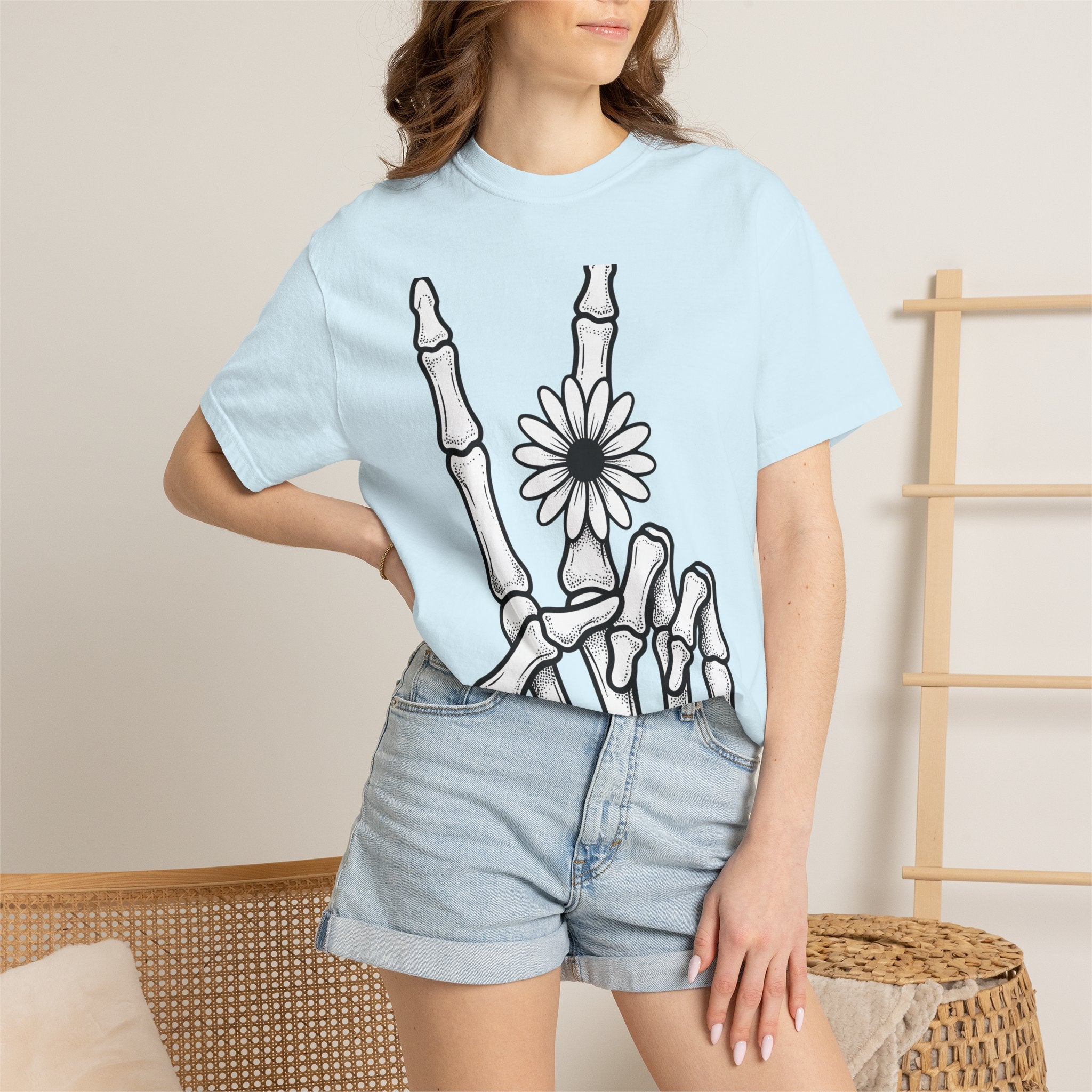 Bony Hand Shirt Halloween Horror Gift Women Traditional Tee Skeleton Hand T-Shirt Horror Fan Scary Tshirt Horror Graphic Clean Bloom Tshirt