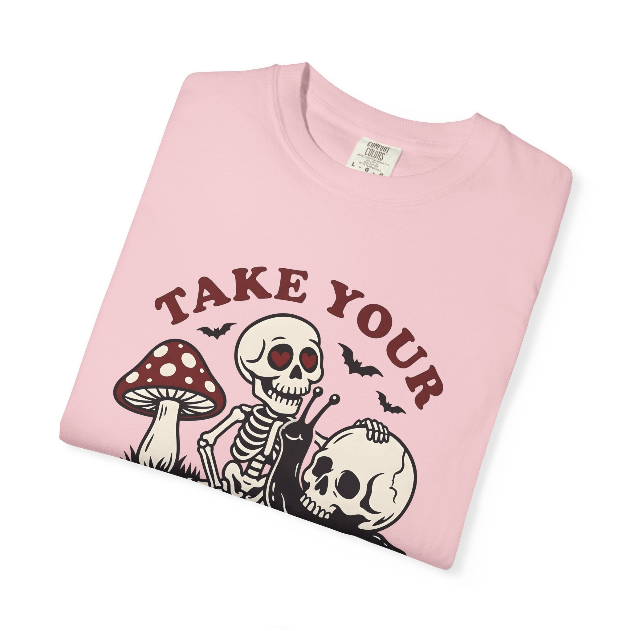 Skull Snail Shirt Halloween Alternative Gift Women Comic Tee Slug T-Shirt Horror Fan Cartoon Tshirt Goth Graphic Vintage Toadstool Tshirt