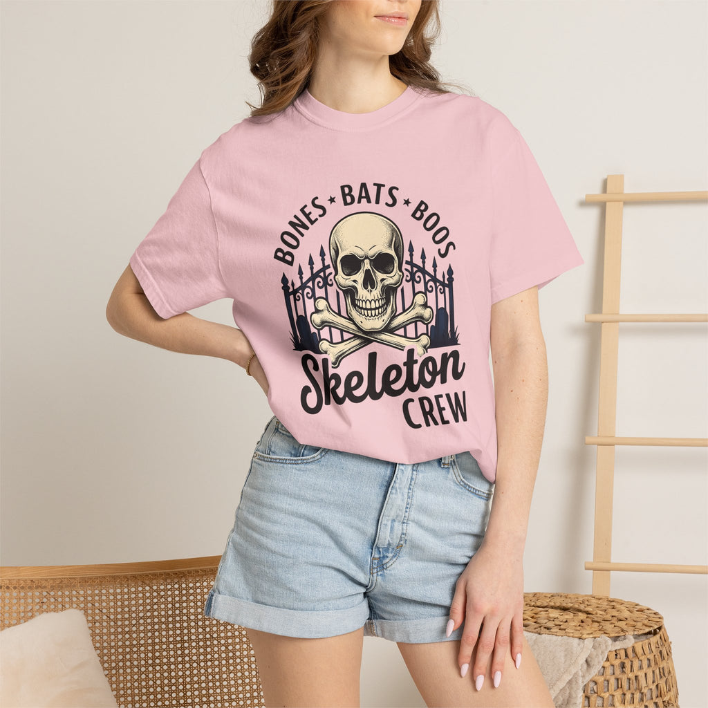 Skeleton Crossbones Shirt Halloween Gothic Gift Women Distressed Tee Skull And Crossbones T-Shirt Horror Fan Jolly Roger Tshirt Dark Graphic