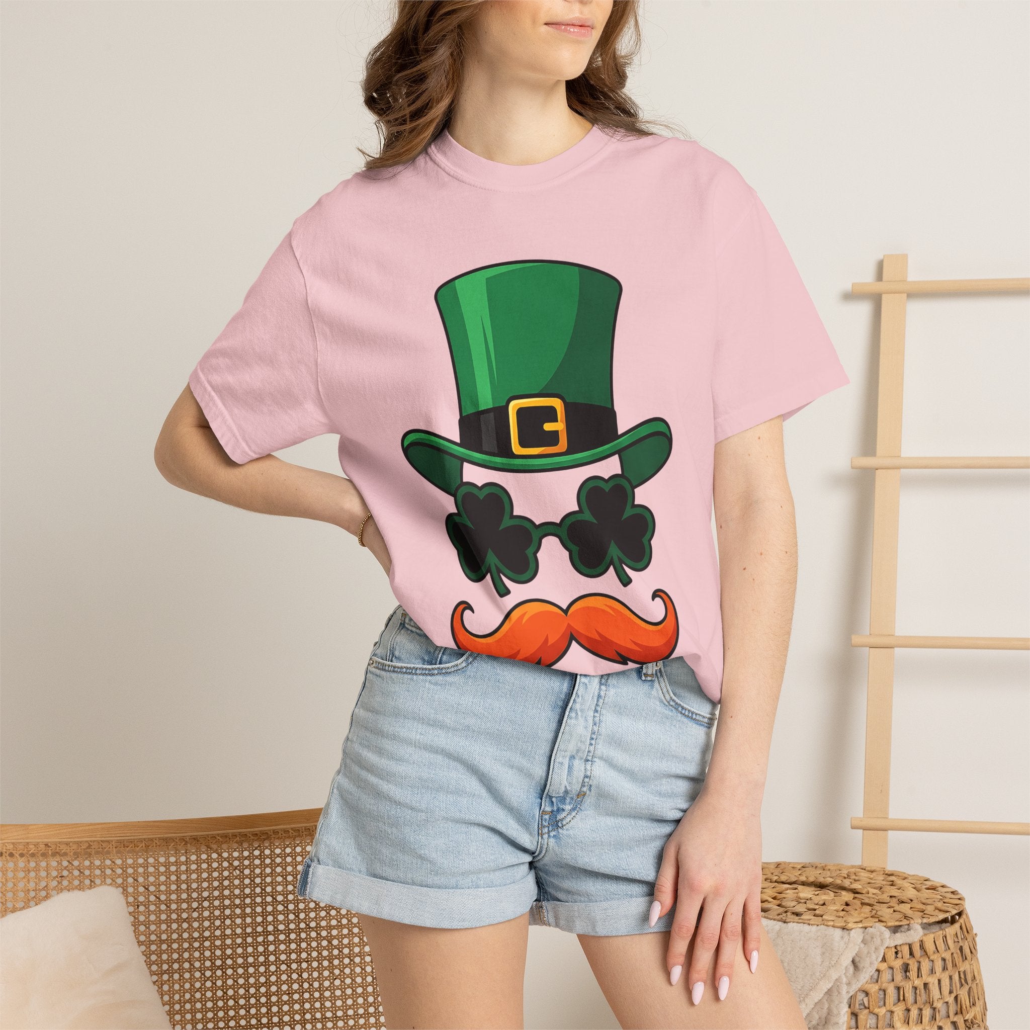 Leprechaun Hat Shirt St Patrick's Day Gag Gift Women Illustration Tee Top Hat T-Shirt St Patricks Fan Illustrated Tshirt Prank Graphic