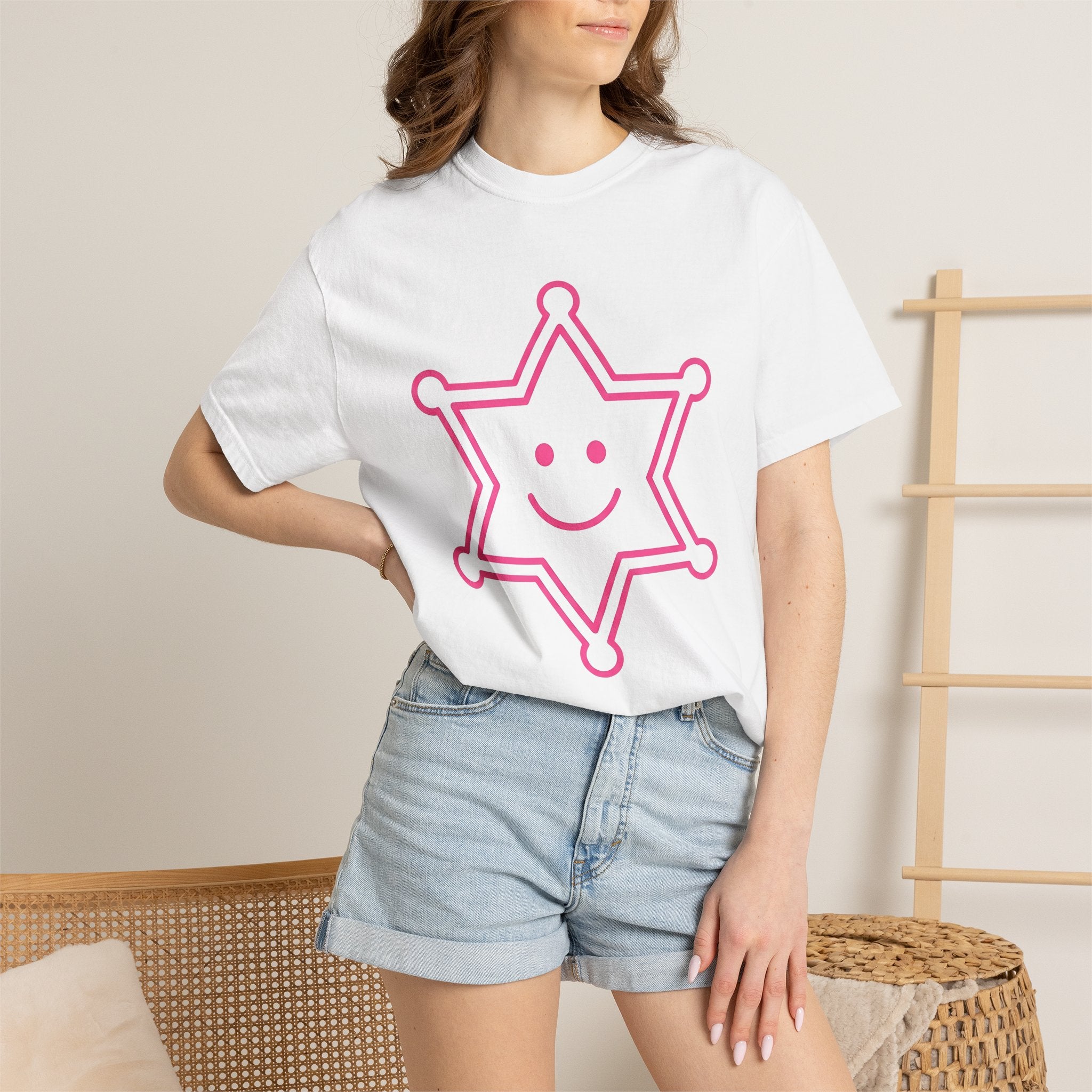 Sheriff Badge Shirt Cowgirl Western Gift Women Minimalist Tee Badge T-Shirt Cowgirl Fan Simple Tshirt Rodeo Graphic Retro Smiley Face Tshirt