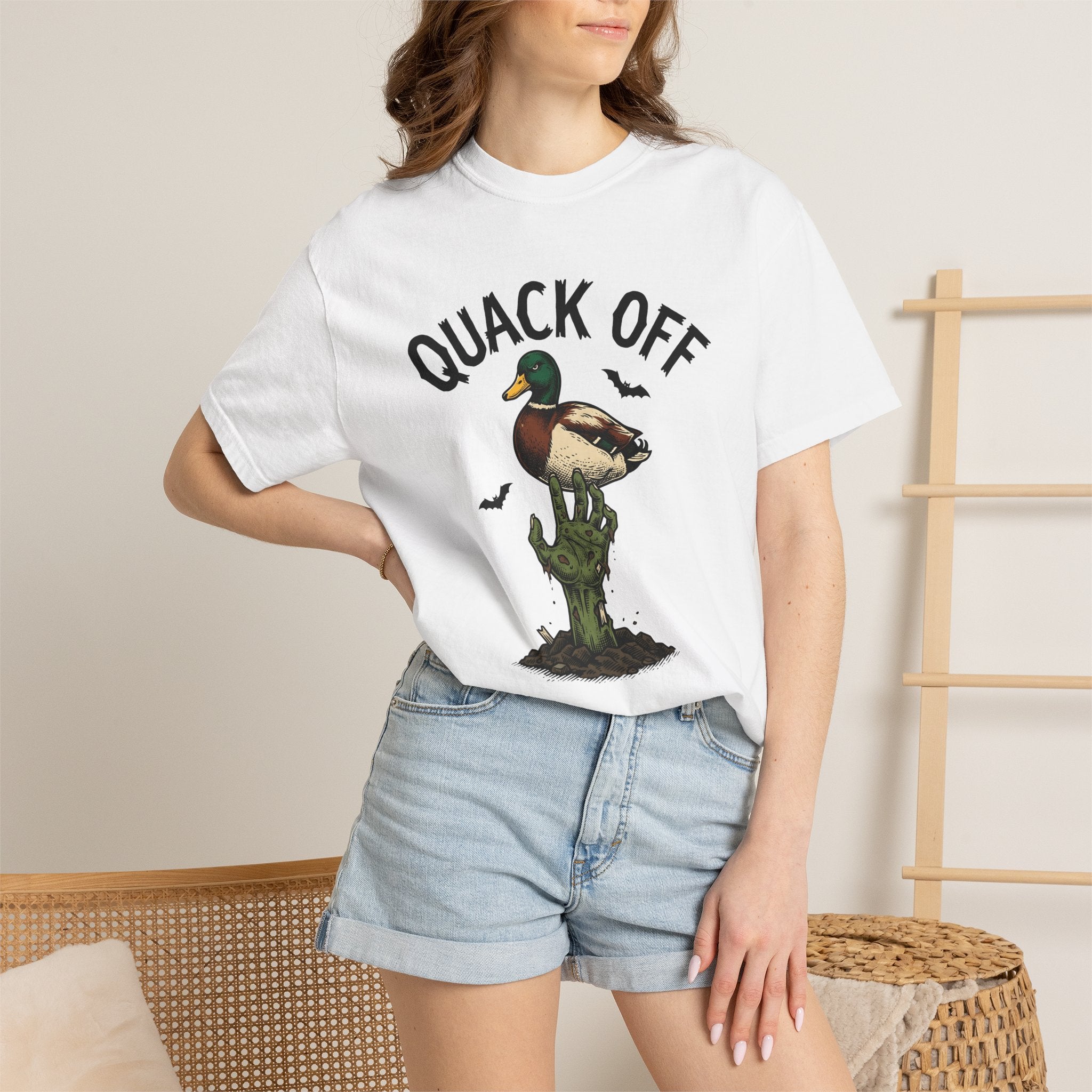 Zombie Hand Duck Shirt Halloween Animal Gift Women Comic Tee Undead Duck T-Shirt Horror Fan Creepy Tshirt Creature Graphic Vintage Bats