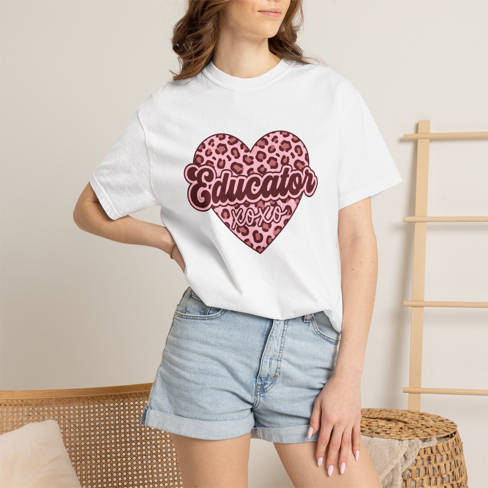 Spotted Heart Shirt Teacher Love Gift Women Graphic Tee Heart T-Shirt Educator Enthusiast Illustration Design Classic Wild Print Tshirt
