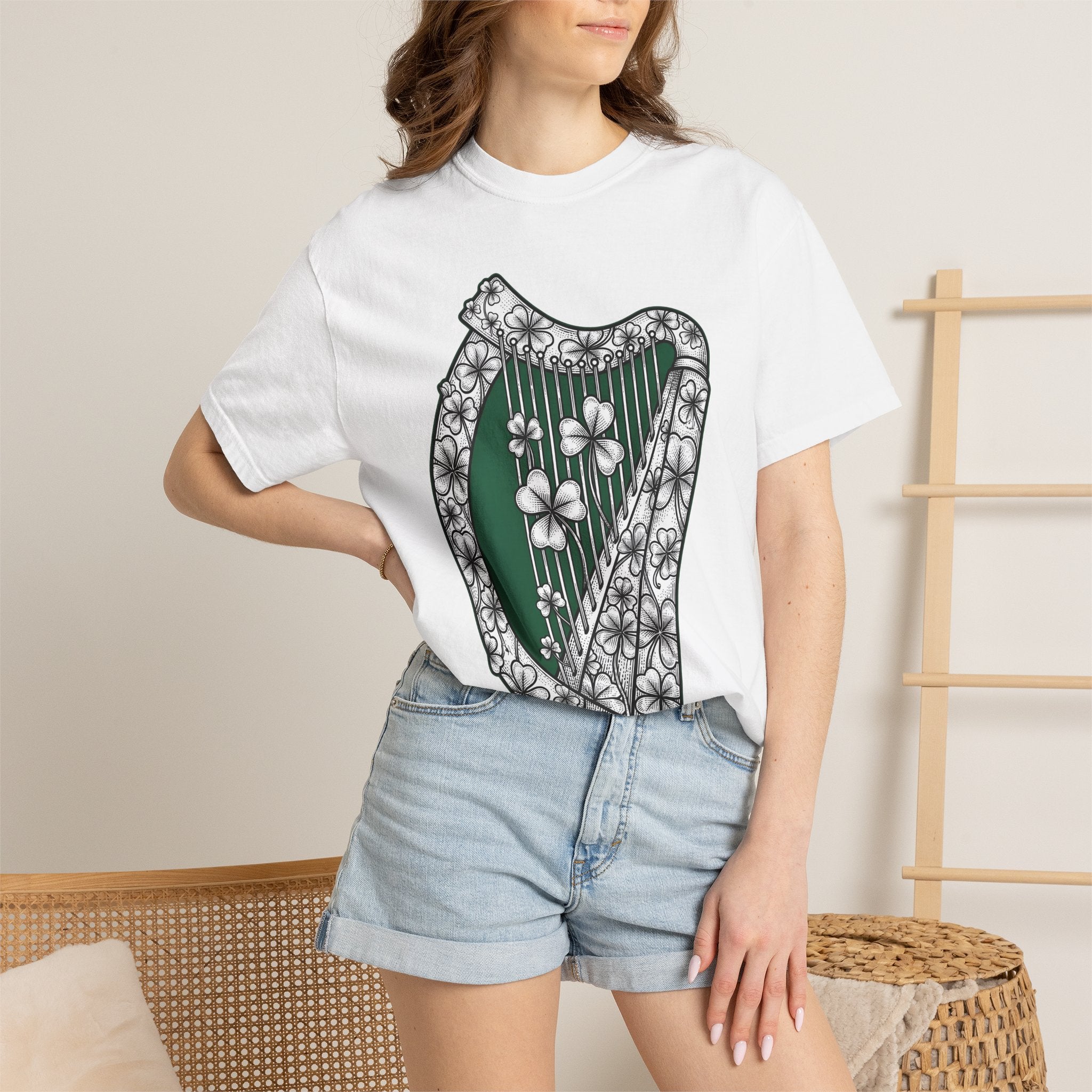 Shamrock Harp Shirt St Patrick's Day Gaelic Gift Women Line Art Tee Harp T-Shirt Patrick's Day Fan Celtic Graphic Tshirt Hand Drawn Clover