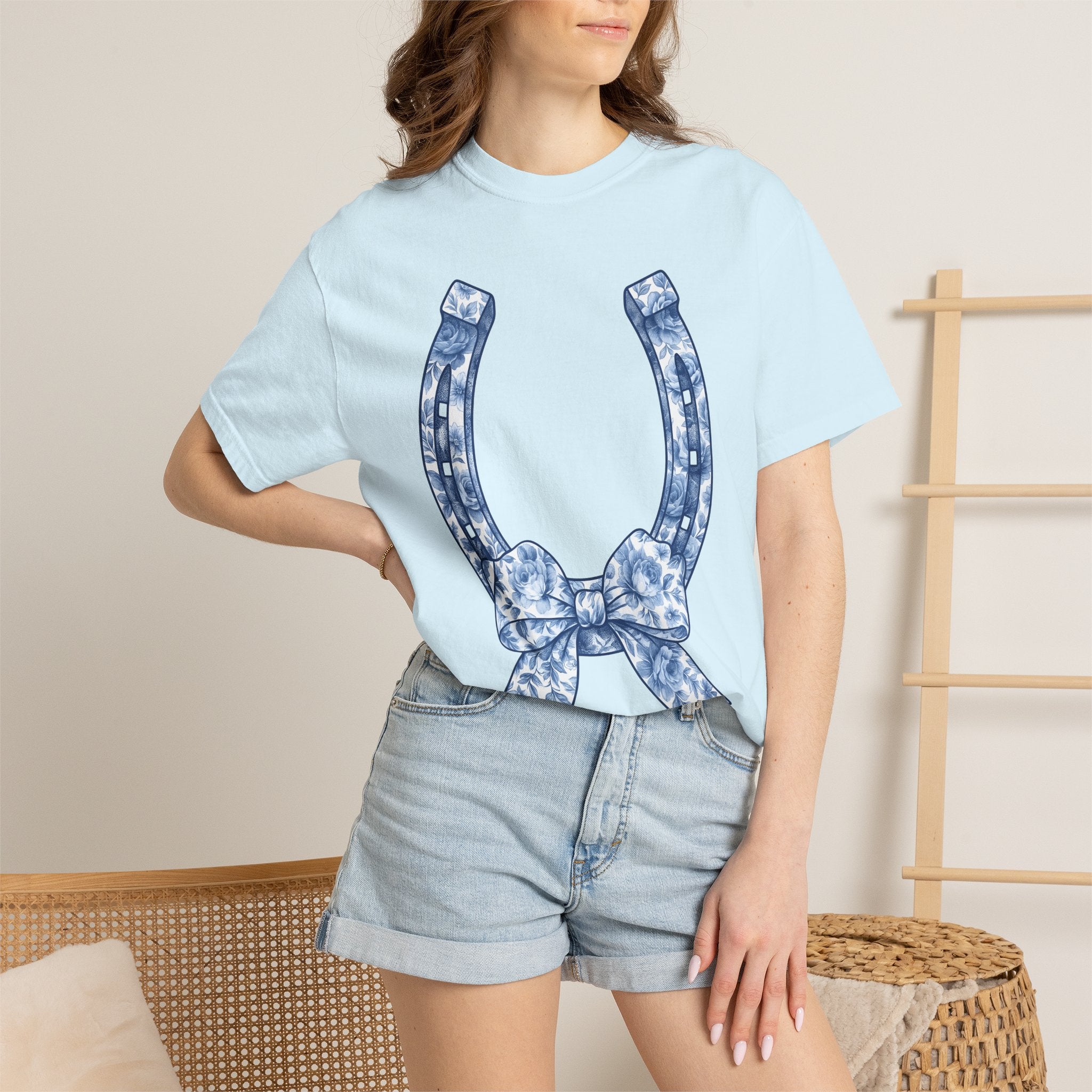 Horseshoe Ribbon Shirt Cowgirl Cowboy Gift Women Botanical Tee Horseshoe Ribbon T-Shirt Rodeo Fan Vintage Tshirt Cowboy Graphic Classic