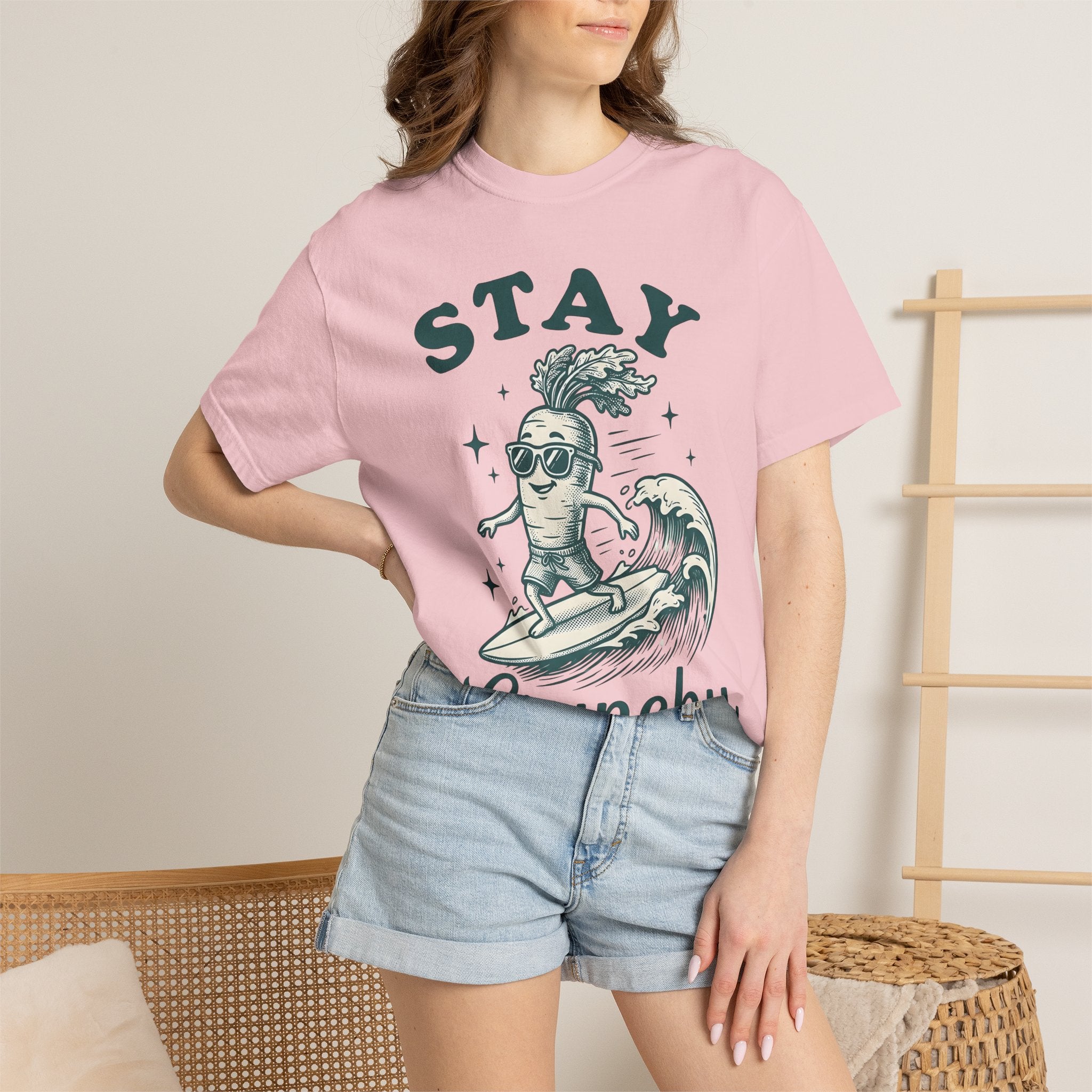 Carrot Surfing Shirt Easter Garden Gift Women Throwback Tee Surfing T-Shirt Easter Fan Retro Tshirt Yard Graphic Outline Sunglasses Tshirt