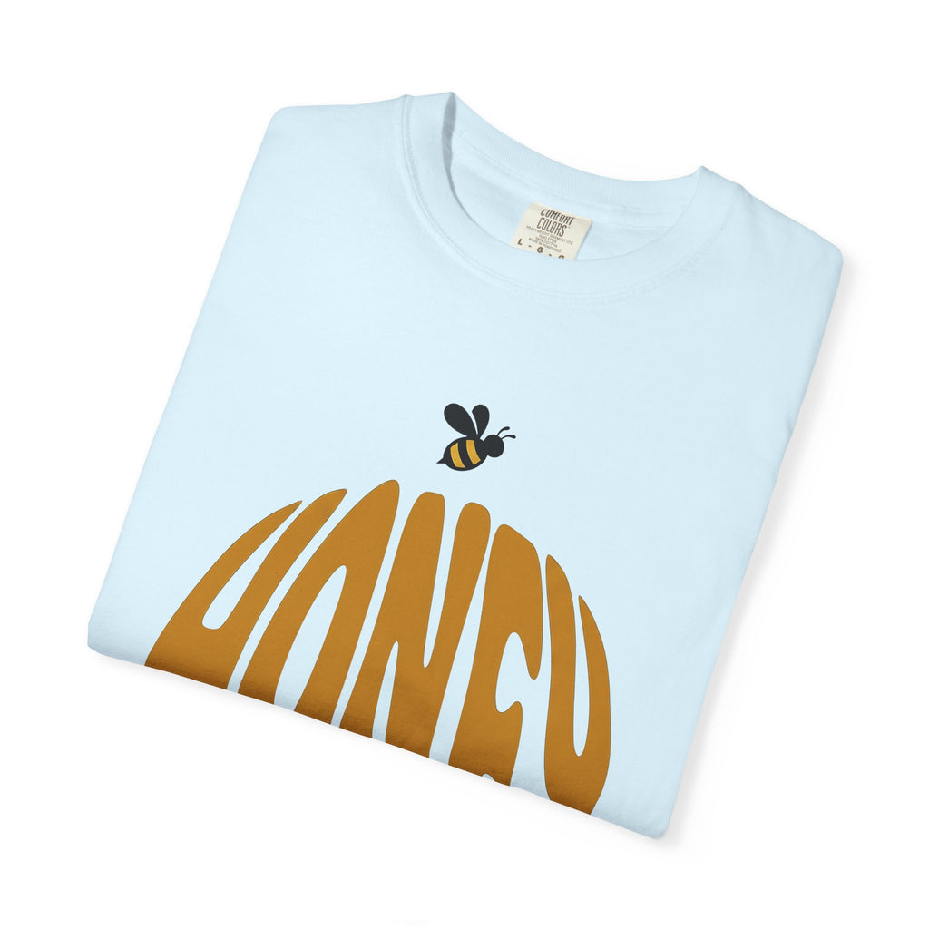 Bumble Bee Shirt Bee Nature Gift Women Retro Tee Honey Bee T-Shirt Apiarist Enthusiast Vintage Tshirt Environmental Graphic Minimalist