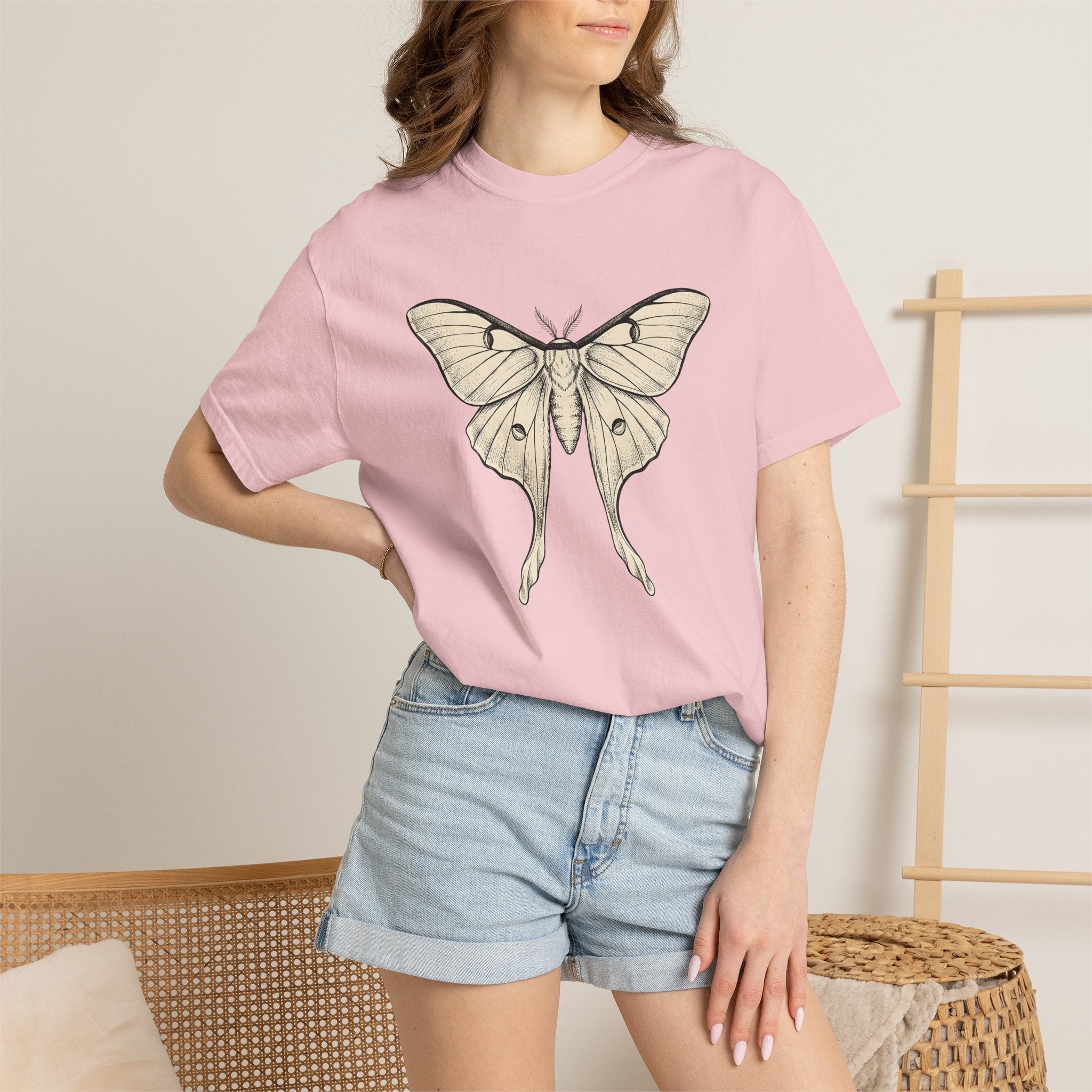 Luna Insect Shirt Moth Plants Gift Women Drawing Tee Moth T-Shirt Moth Fan Illustrated Graphic Tshirt Hand Drawn Insect Wings Tshirt