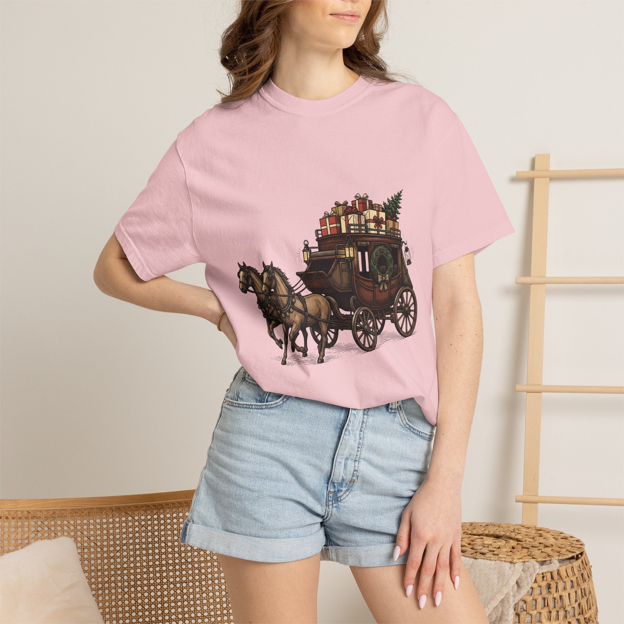 Horse Wagon Shirt Christmas Festive Gift Women Retro Tee Carriage T-Shirt Holiday Fan Vintage Tshirt Cheerful Graphic Sketch Present Boxes