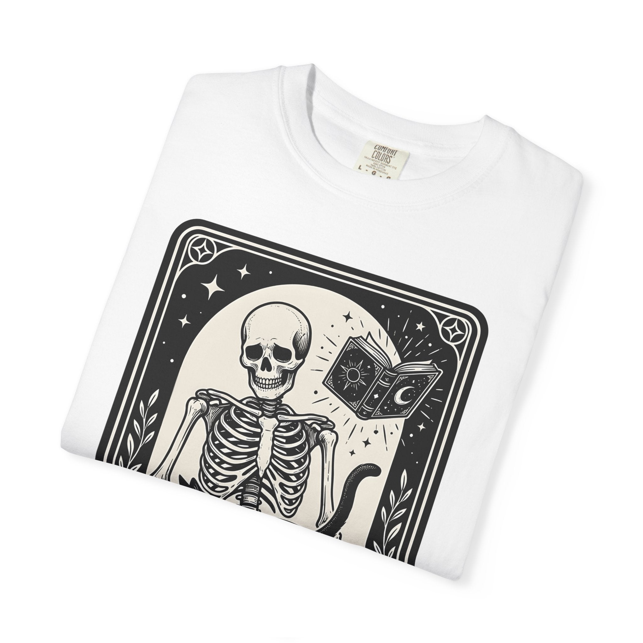 Black Cat Bones Shirt Cat Occult Gift Women Divination Card Tee Cat Skeleton T-Shirt Cat Fan Tarot Card Tshirt Mystic Graphic Hand Drawn