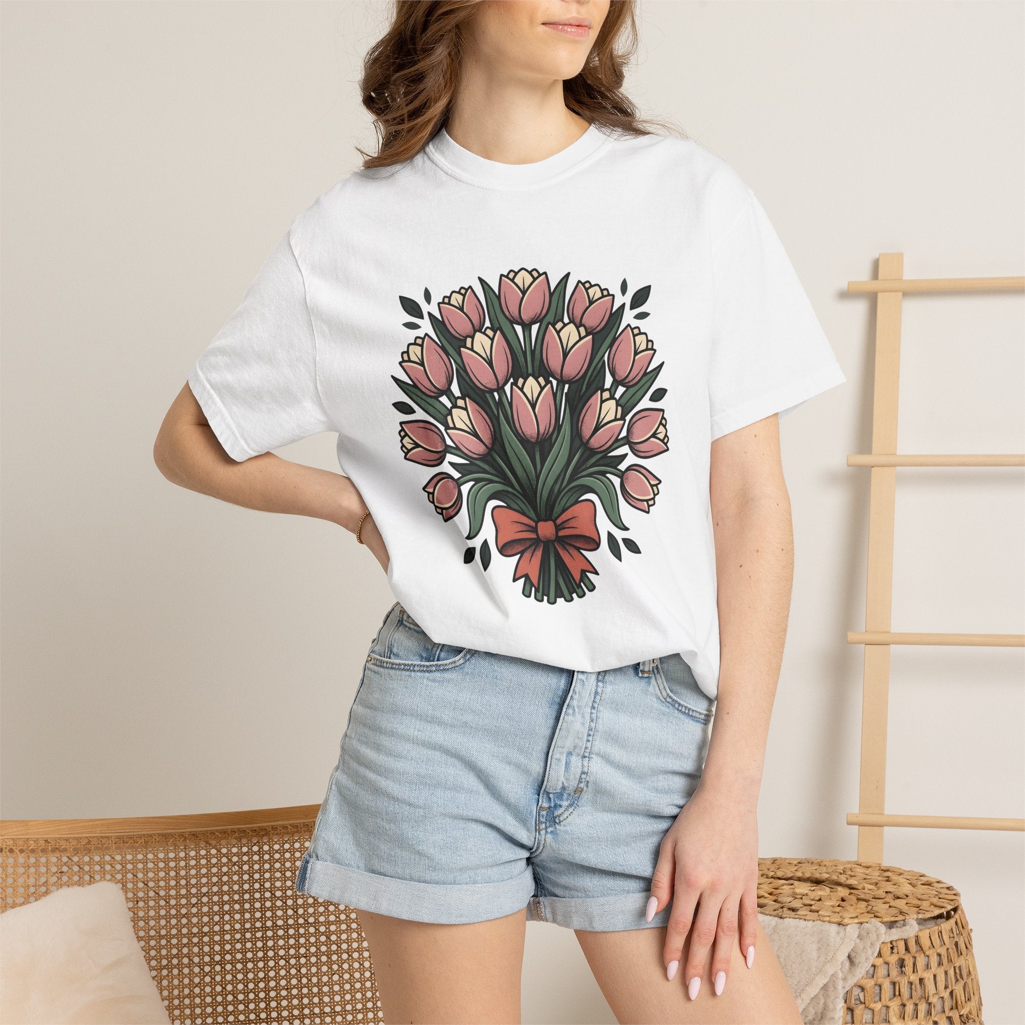 Tulip Flowers Shirt Easter Garden Gift Women Folk Tee Tulips T-Shirt Easter Fan Primitive Tshirt Yard Graphic Rustic Tie Tshirt
