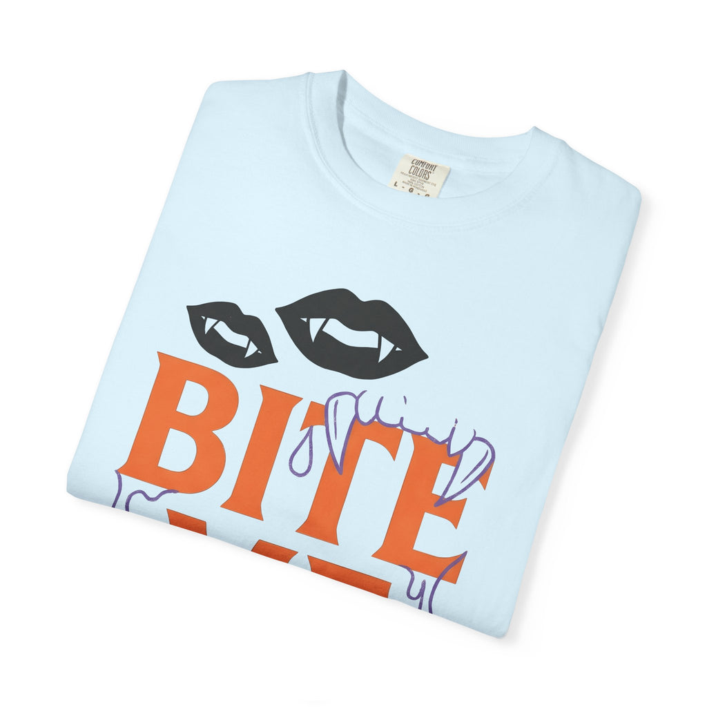 Vampire Bite Shirt Halloween Dark Gift Women Bold Design Tee Fangs T-Shirt Horror Fan Gothic Tshirt Dark Graphic Classic Blood Drip Tshirt