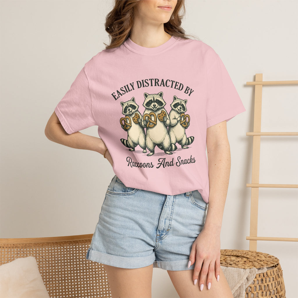 Raccoon Snack Shirt Raccoon Animal Gift Women Vintage Tee Trash Panda T-Shirt Raccoon Fan Retro Tshirt Wildlife Graphic Hand Drawn Pretzel