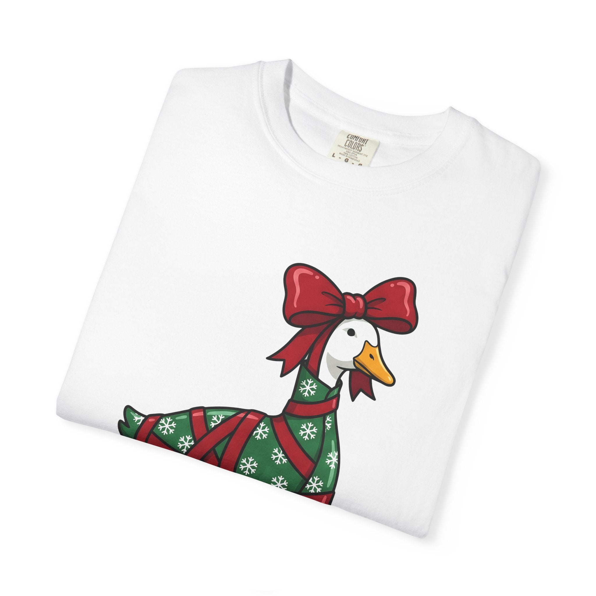 Goose Present Wrap Shirt Christmas Critter Gift Women Animated Tee Gift Wrap T-Shirt Xmas Fan Cartoon Tshirt Creature Graphic Hand Drawn