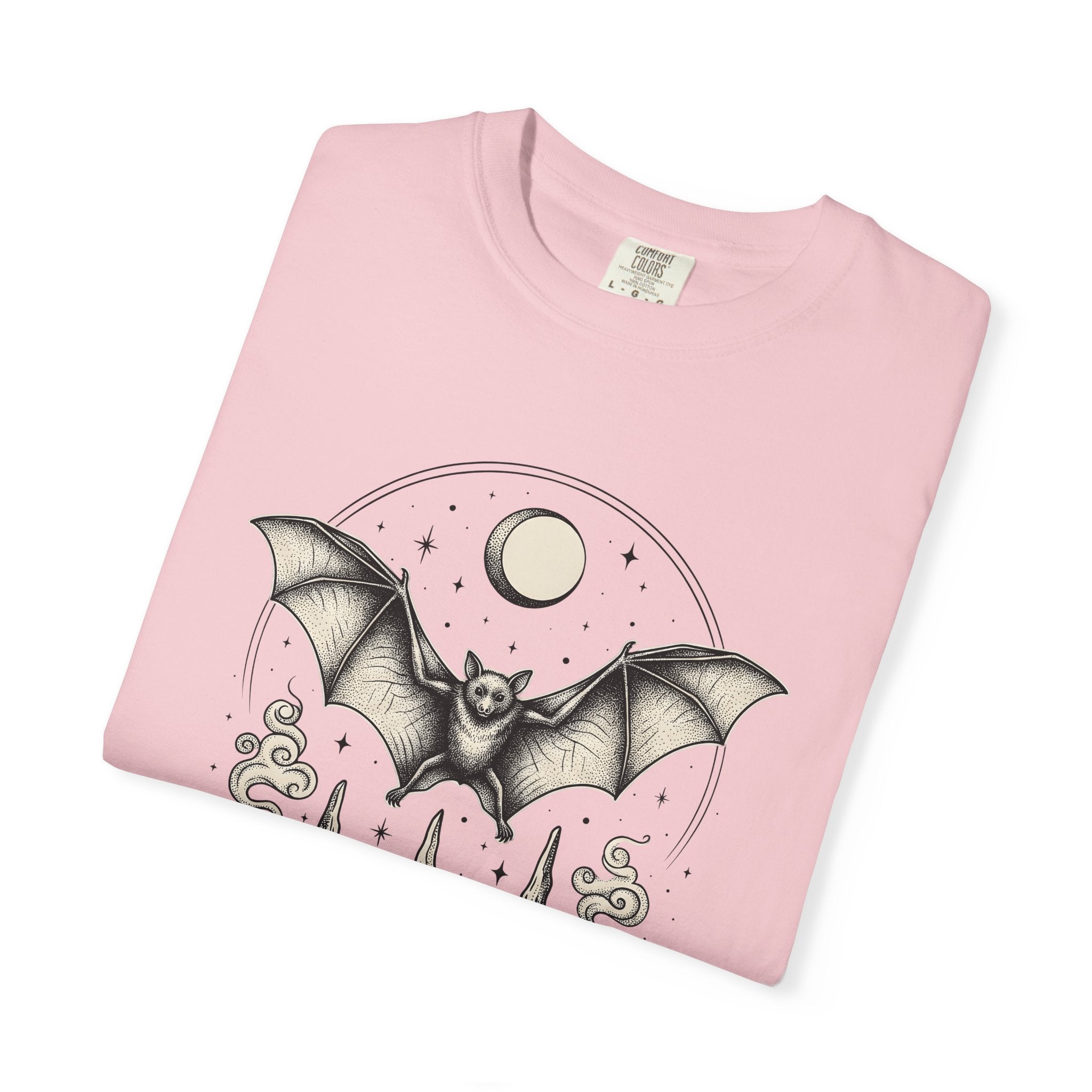 Bat Silhouette Shirt Boho Chic Spooky Gift Women Supernatural Tee Bat T-Shirt Hippie Fan Mystical Tshirt Horror Graphic Classic Night Moon