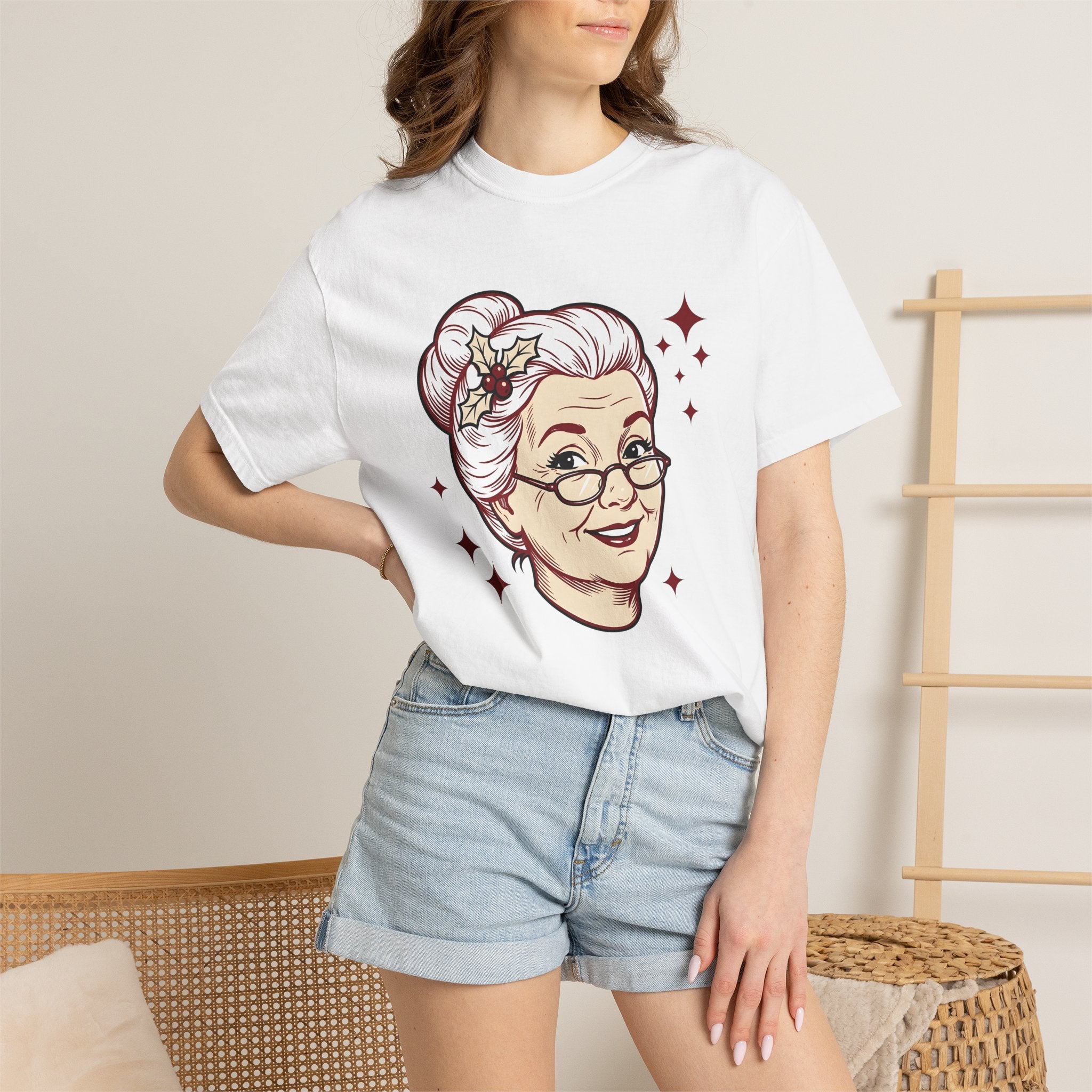 Mrs Claus Shirt Christmas Holiday Gift Women Cartoon Tee Santa Claus T-Shirt Christmas Fan Santa Tshirt Winter Graphic Vintage Holly Tshirt