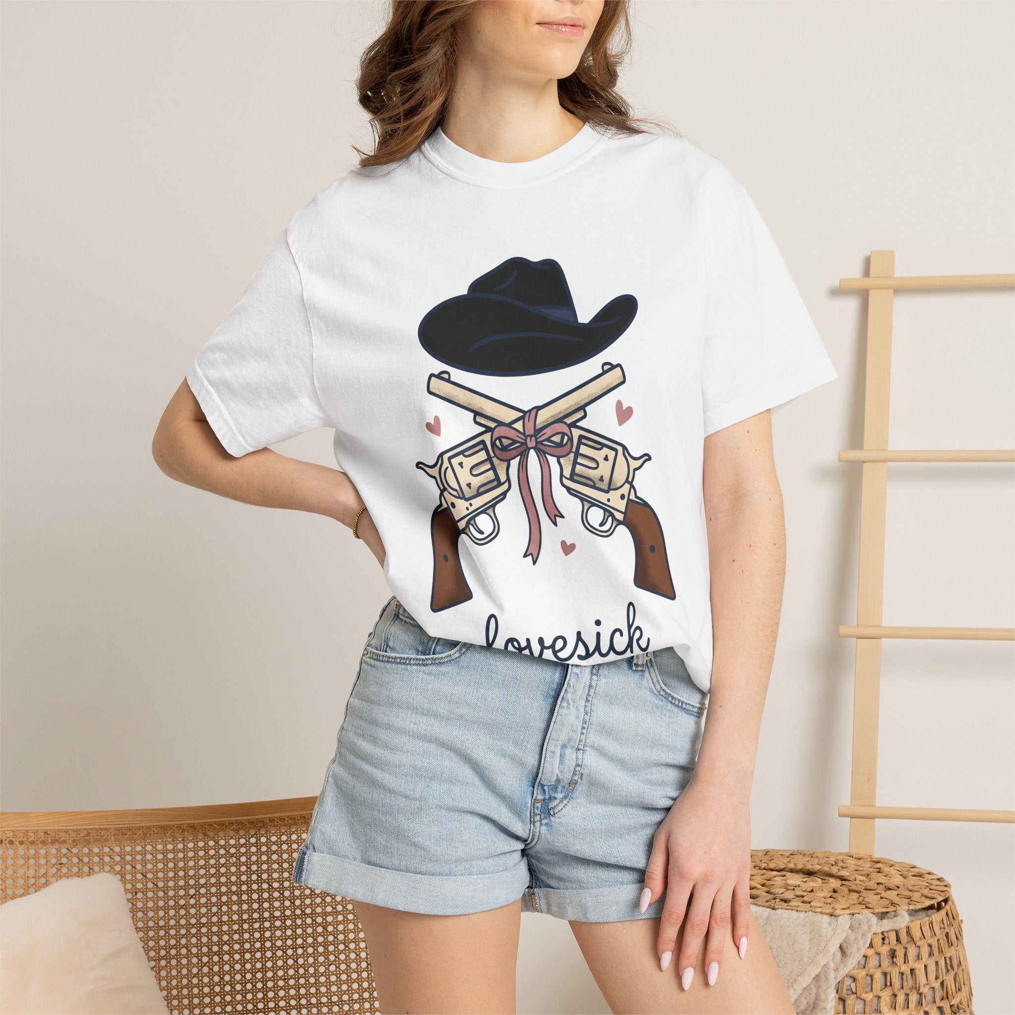 Cowboy Hat Guns Shirt Cowgirl Cowboy Gift Women Comic Tee Gunslinger T-Shirt Cowgirl Fan Cartoon Tshirt Rodeo Graphic Retro Pink Ribbon