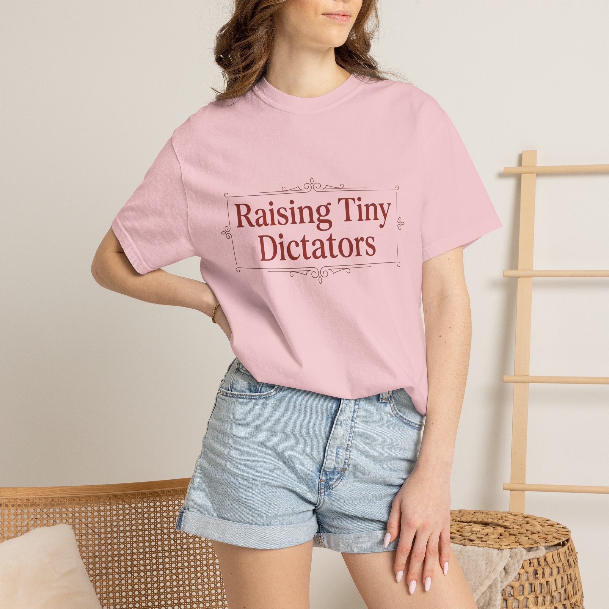 Decorative Lettering Design Shirt Moms Family Gift Women Humor Tee Typography T-Shirt Mom Fan Lettering Tshirt Clan Graphic Simple Swirl