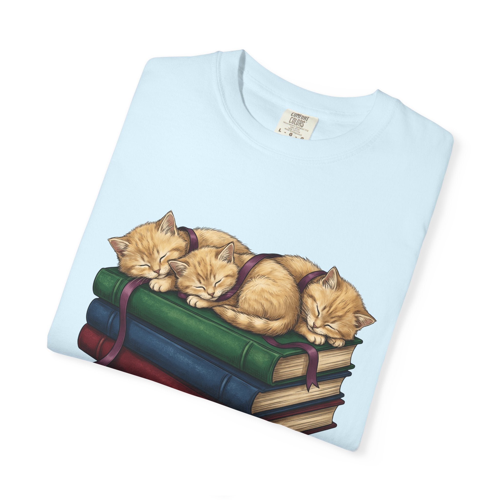 Sleeping Kittens Shirt Cat Book Gift Women Hand Drawn Tee Kitten T-Shirt Cat Fan Illustrated Tshirt Bibliophile Graphic Vintage Stacked