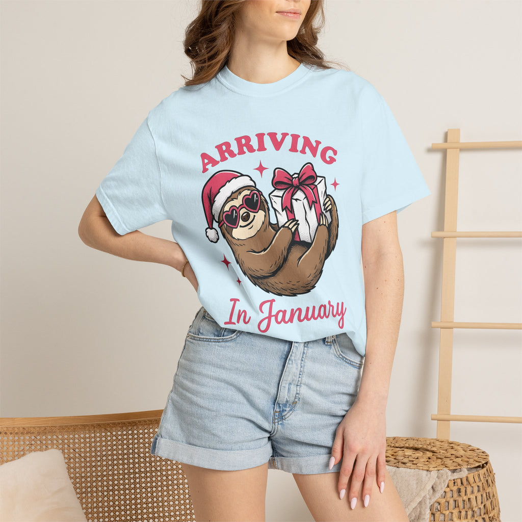 Sloth Present Shirt Christmas Maternity Gift Women Comic Tee Sloth Gift T-Shirt Xmas Fan Funny Tshirt Pregnant Graphic Vintage Christmas Hat