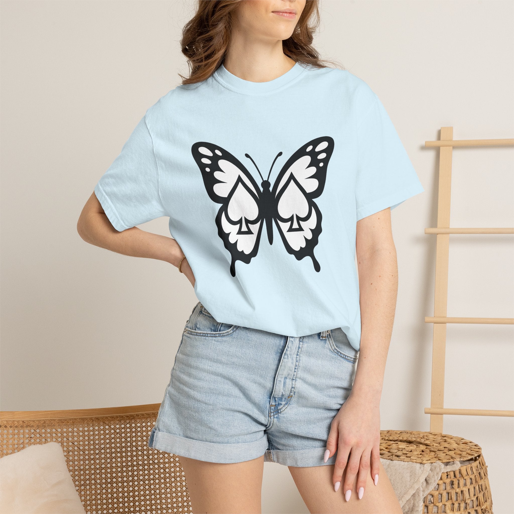 Butterfly Graphic Shirt Butterfly Nature Gift Women Bold Tee Butterfly T-Shirt Butterfly Enthusiast Graphic Tshirt Wilderness Graphic Design