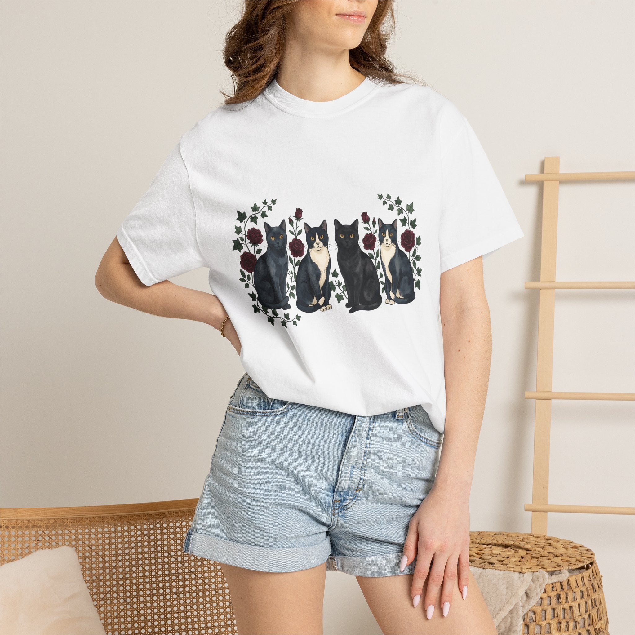 Black Cats Shirt Cat Flowers Gift Women Watercolor Tee Kitties T-Shirt Cat Fan Feline Tshirt Floral Graphic Retro Red Roses Tshirt