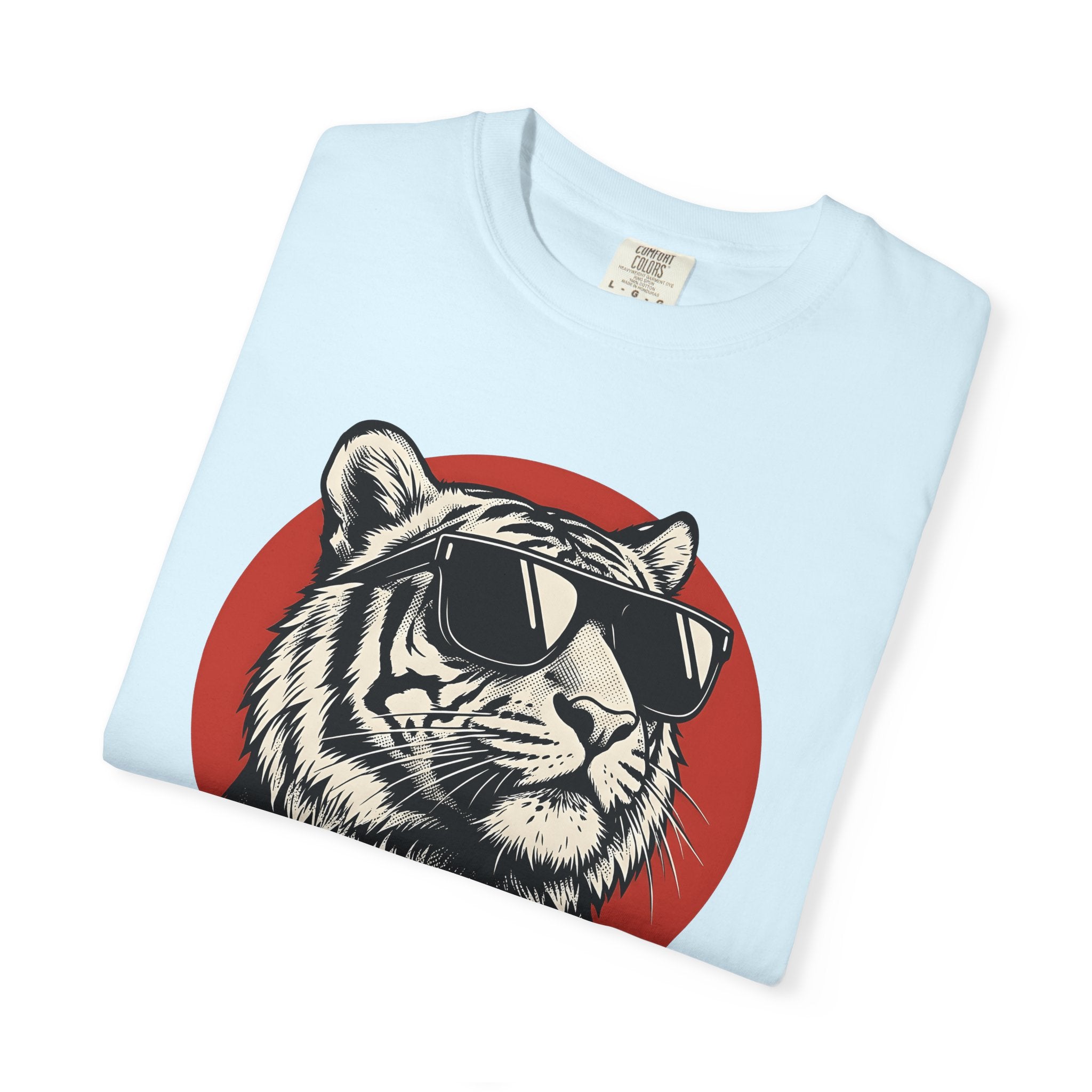 Tiger Shades Shirt Animals Nature Gift Women Modern Graphic Tee Sunglasses T-Shirt Wildlife Fan Cool Tshirt Outdoor Graphic Vintage Red Dot