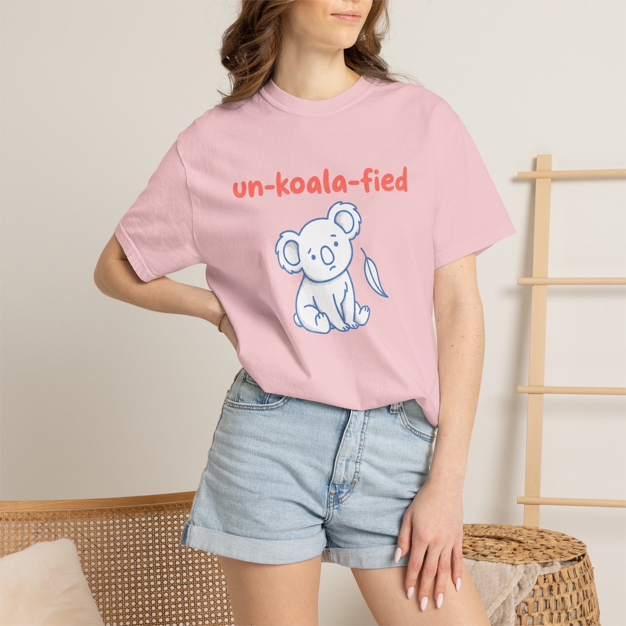 Koala Graphic Shirt Funny Animal Gift Women Cartoon Tee Koala Bear T-Shirt Humor Fan Cute Graphic Animal Illustration Simple Design