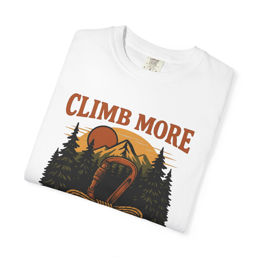 Climbing Gear Shirt Climbing Adventure Gift Women Vintage Tee Climbing Equipment T-Shirt Climber Enthusiast Retro Tshirt Expedition Graphic